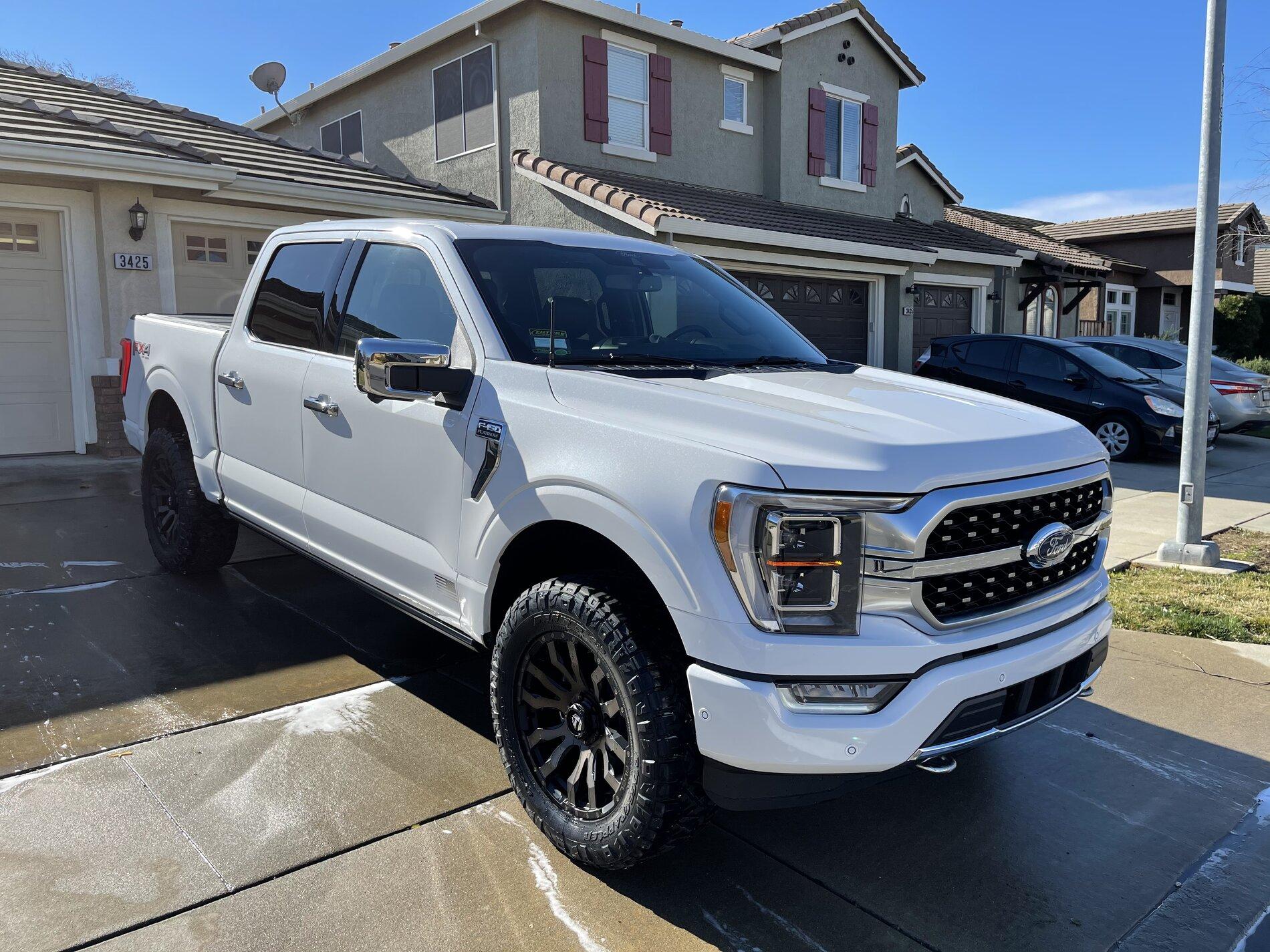Ford F-150 2021 F-150 Star White Platinum leveled 2.25" with 34's 20x9 Fuel wheels 00981572-A641-40C6-A1DF-3C4D94DAB12D