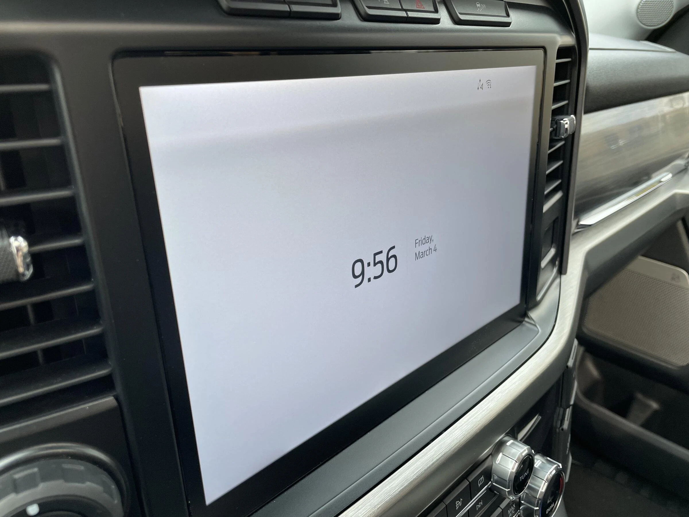 Ford F-150 SPACE WHITE F-150 (2021+) Club 0237B6AC-E691-4C42-A159-65B00F54153B
