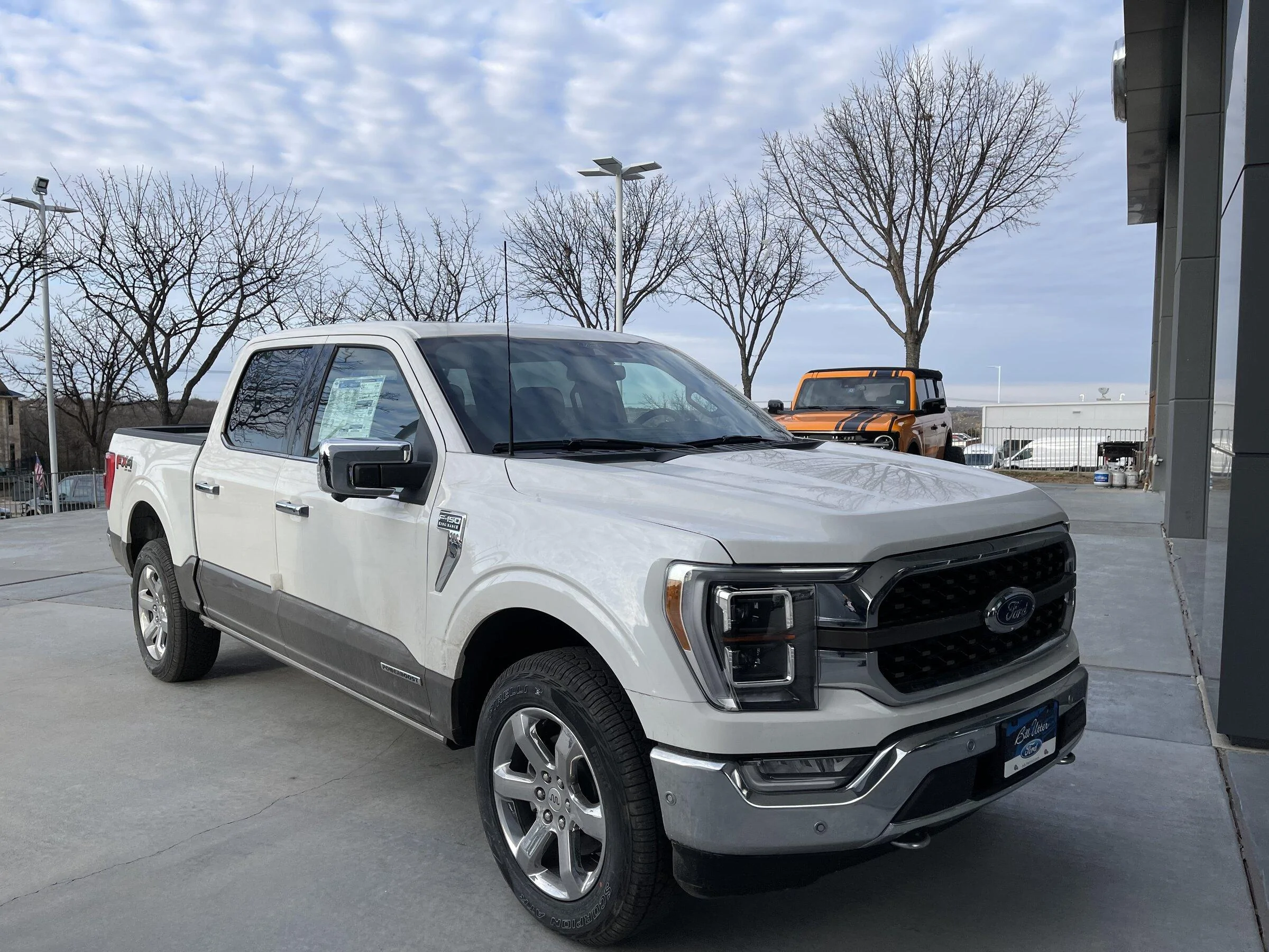 Ford F-150 space white metallic with stone gray lower?? 0342B635-8591-4480-BC5D-E30A1434C57D