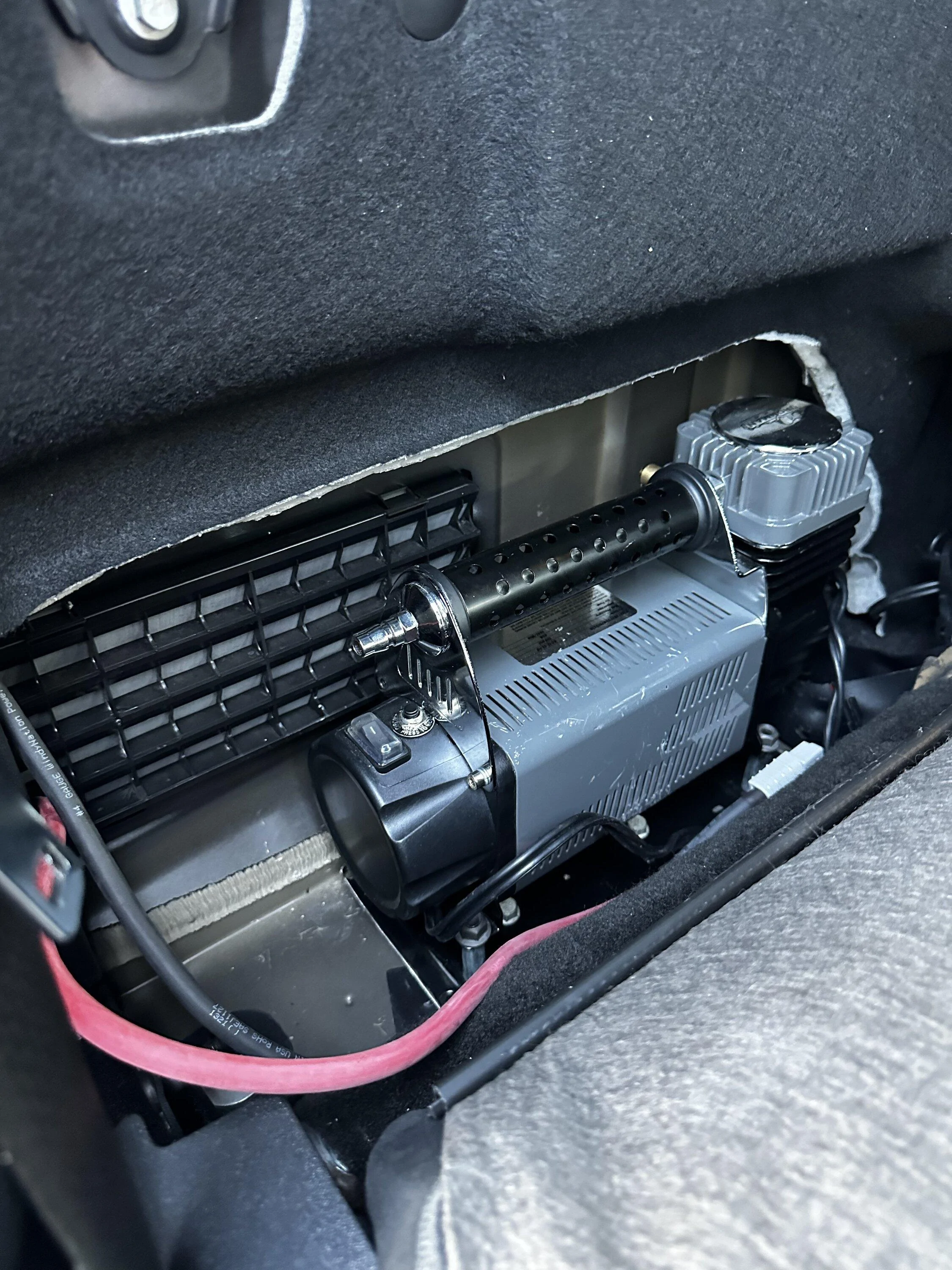 Ford F-150 Onboard Air Compressor 064EAC2E-69A4-4907-9F00-EEF7C15C2361