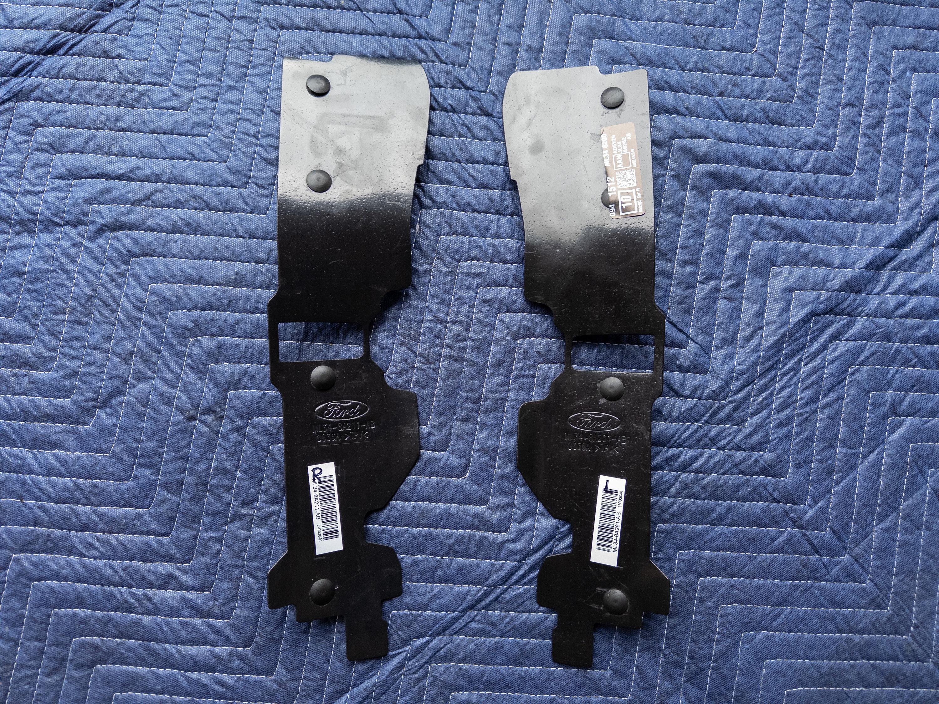 Ford F-150 XL Grille 07.JPG