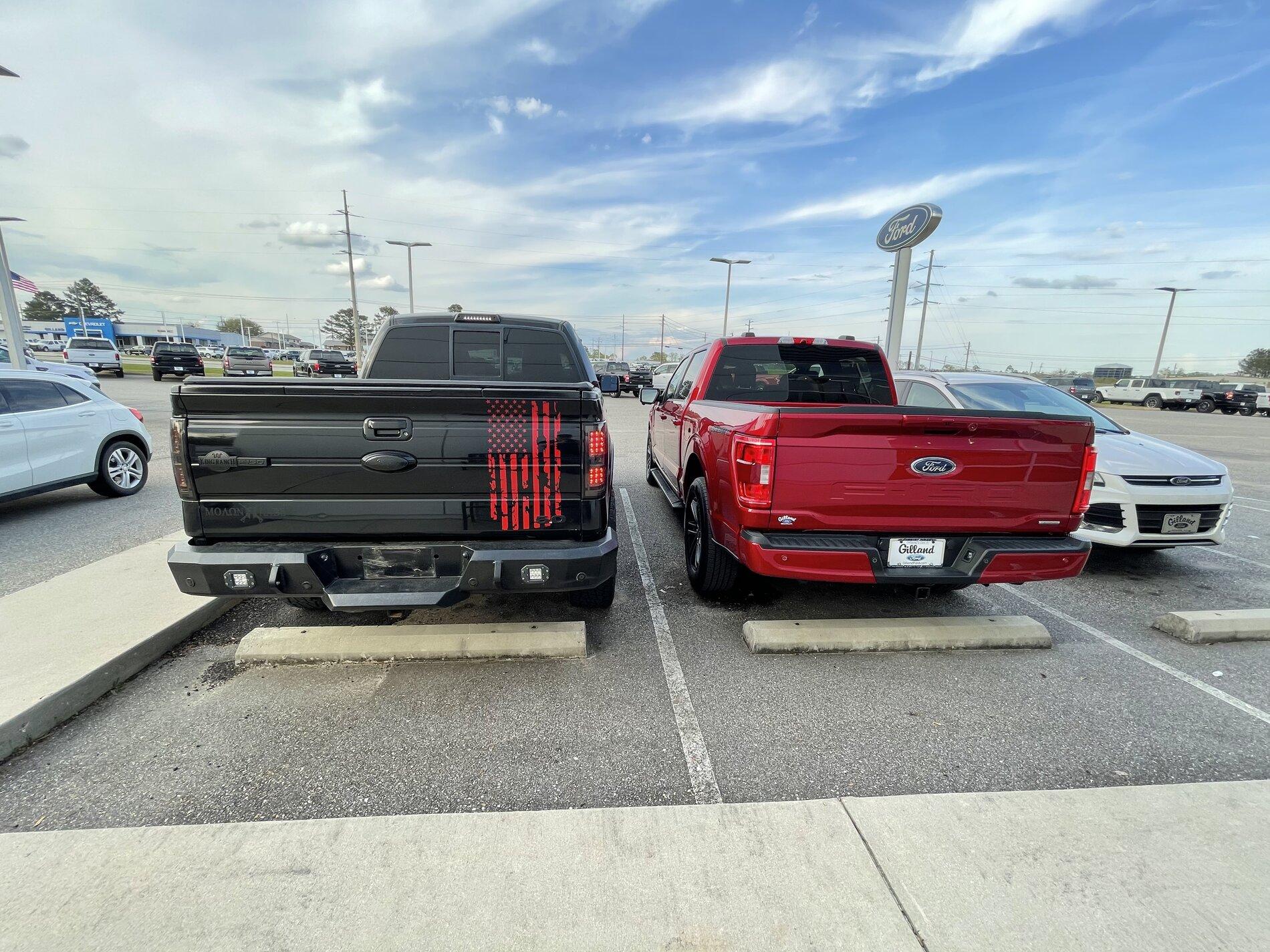 Ford F-150 RAPID RED F-150 (2021+) Club 0ABCBE9D-8A64-46A5-9E86-24D0FC057A94