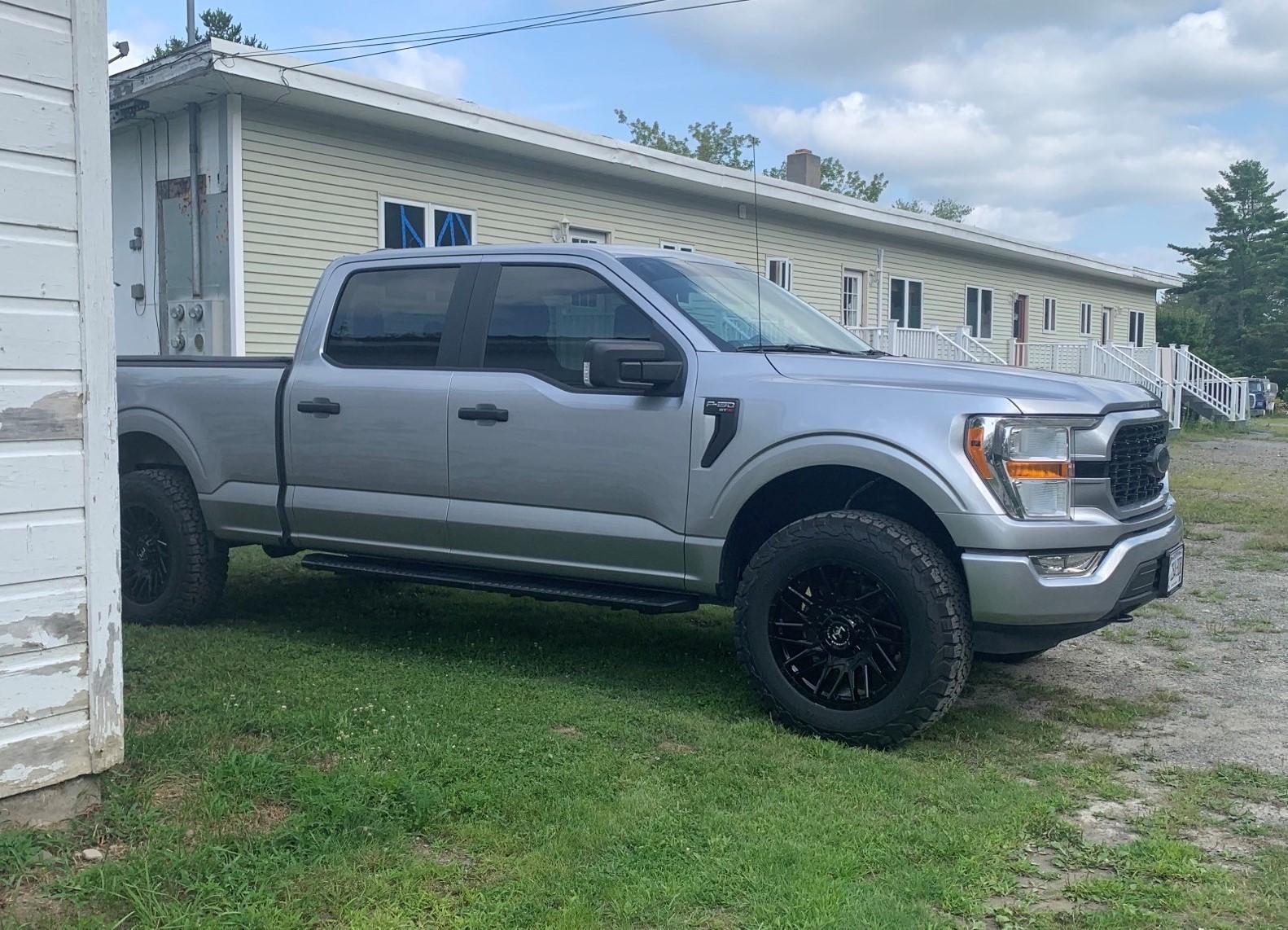 Ford F-150 ICONIC SILVER F-150 (2021+) Club 1 (2)