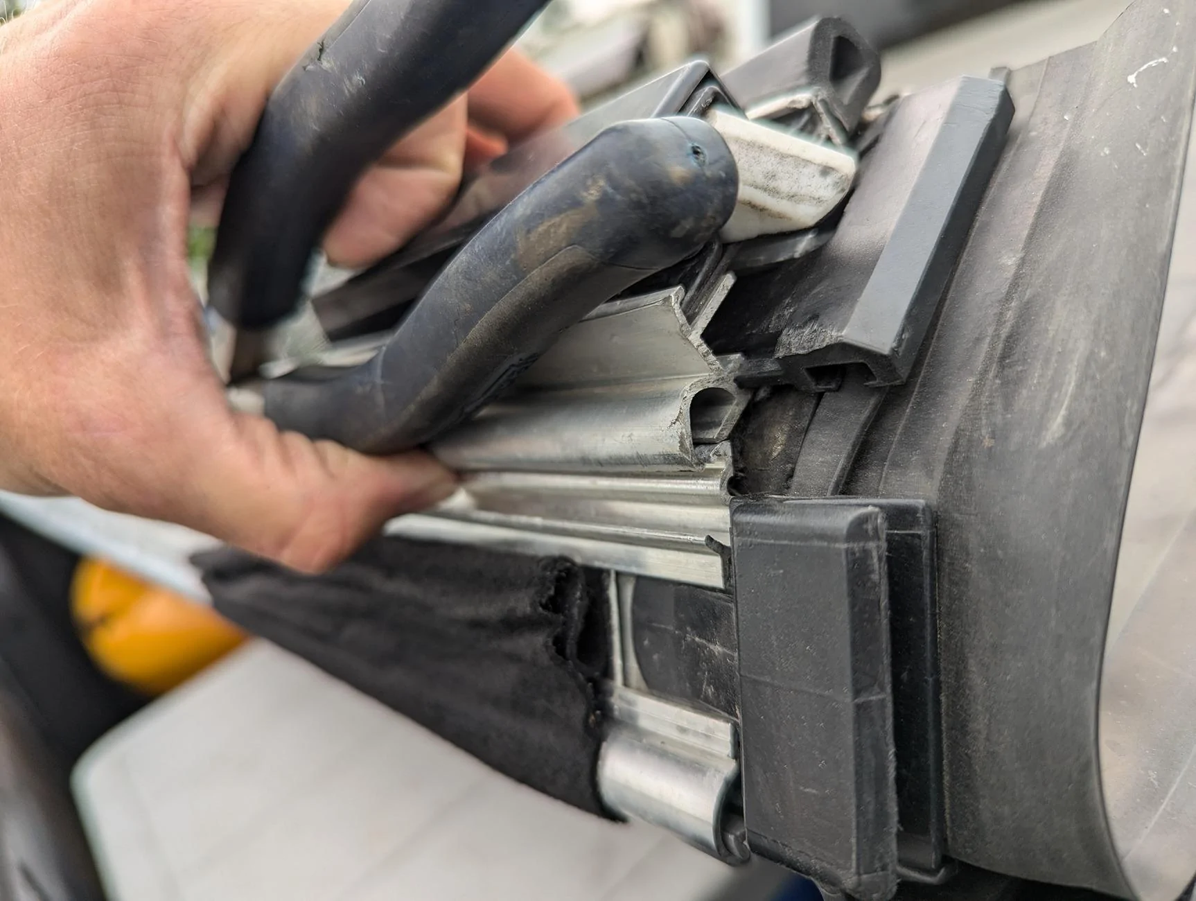 Ford F-150 Aluminium Roll Up Tonneau Cover Issue 1000012947