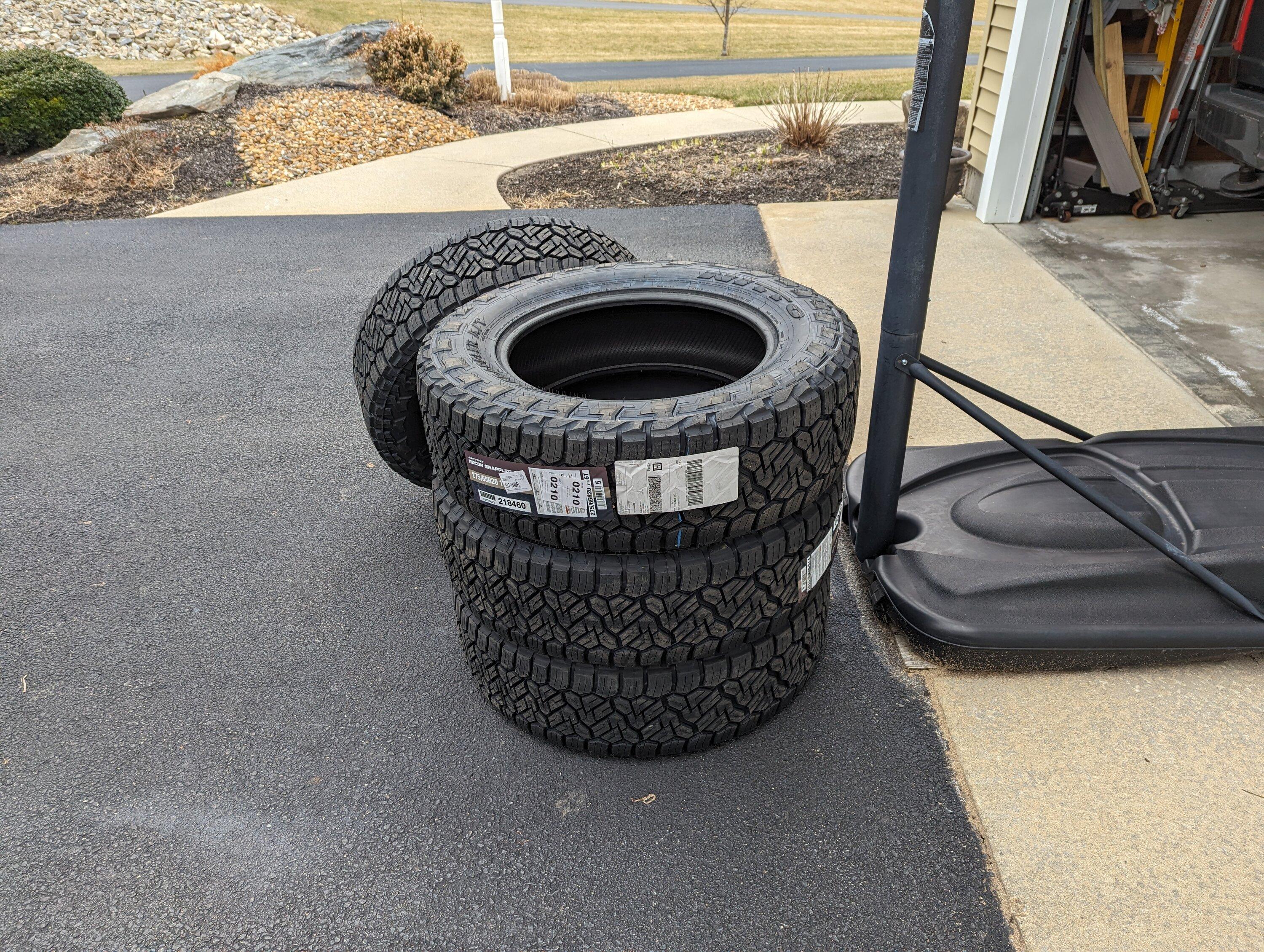 Ford F-150 New shoes arrived!  Nitro Recon Grapplers 275/65R20 1000013585