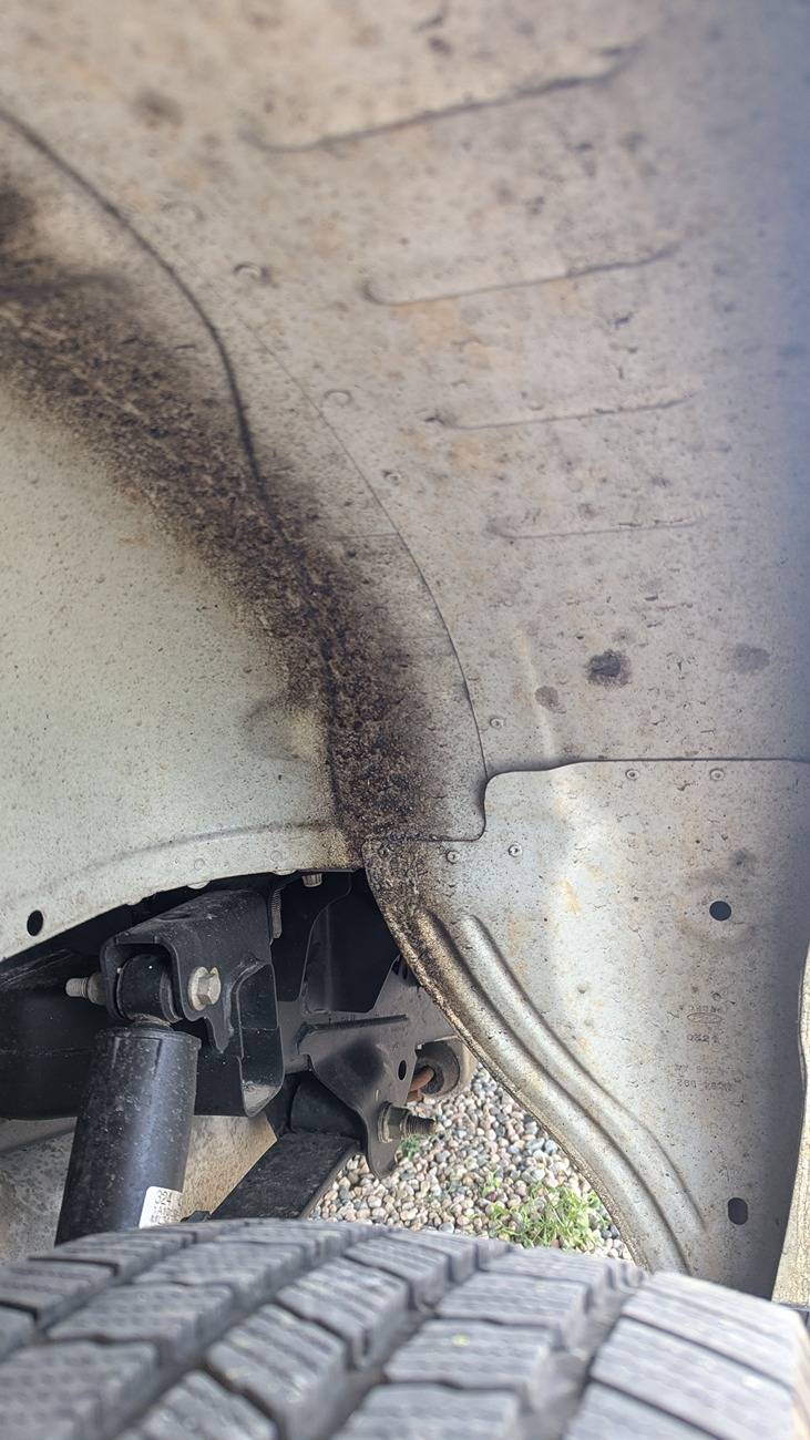 Ford F-150 Grease flying out of right rear axle hub 1000013699