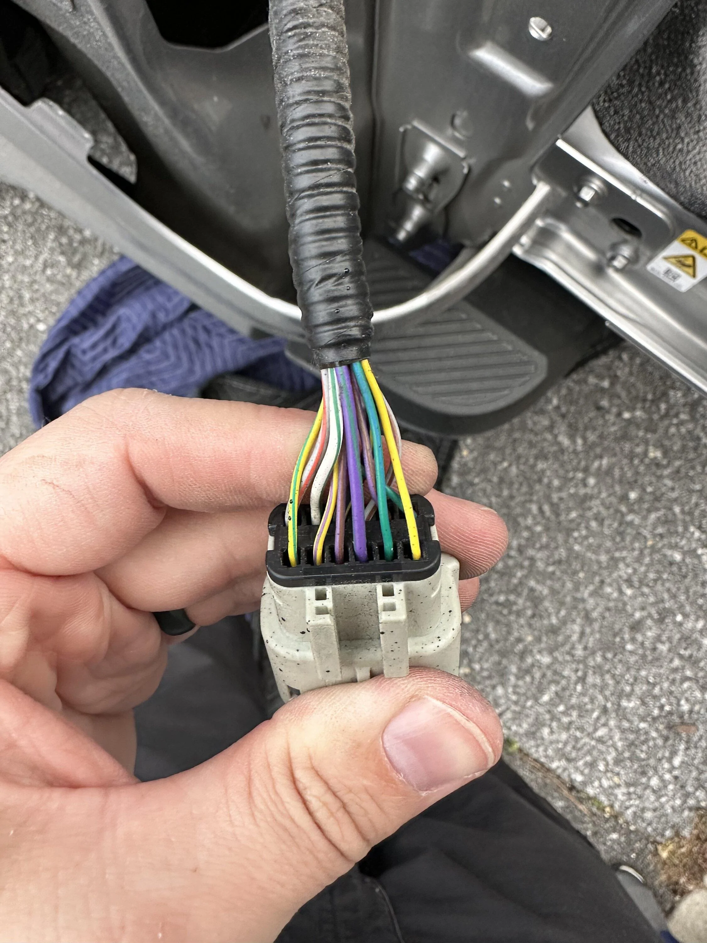 Ford F-150 Need help with reverse light wiring 10A70F2B-D7D5-4608-9182-8486602E74B0