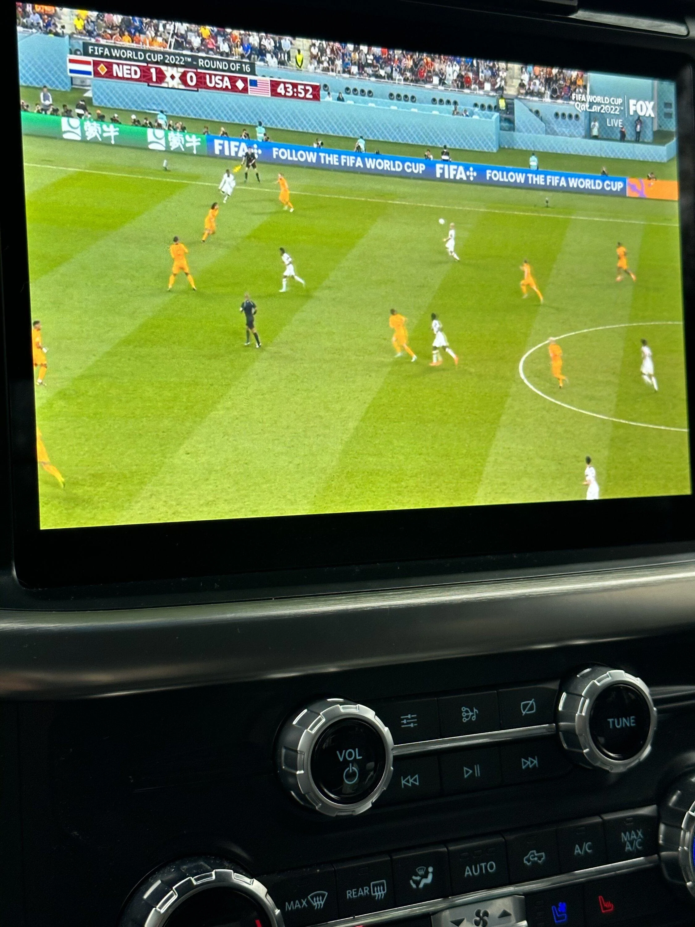 Ford F-150 SYNC4's 12" screen display is beautiful when used for full-screen external video input (NAViKS HDMI Video Interface) 10A901FC-EA32-487E-ABFF-2A351251D2B0