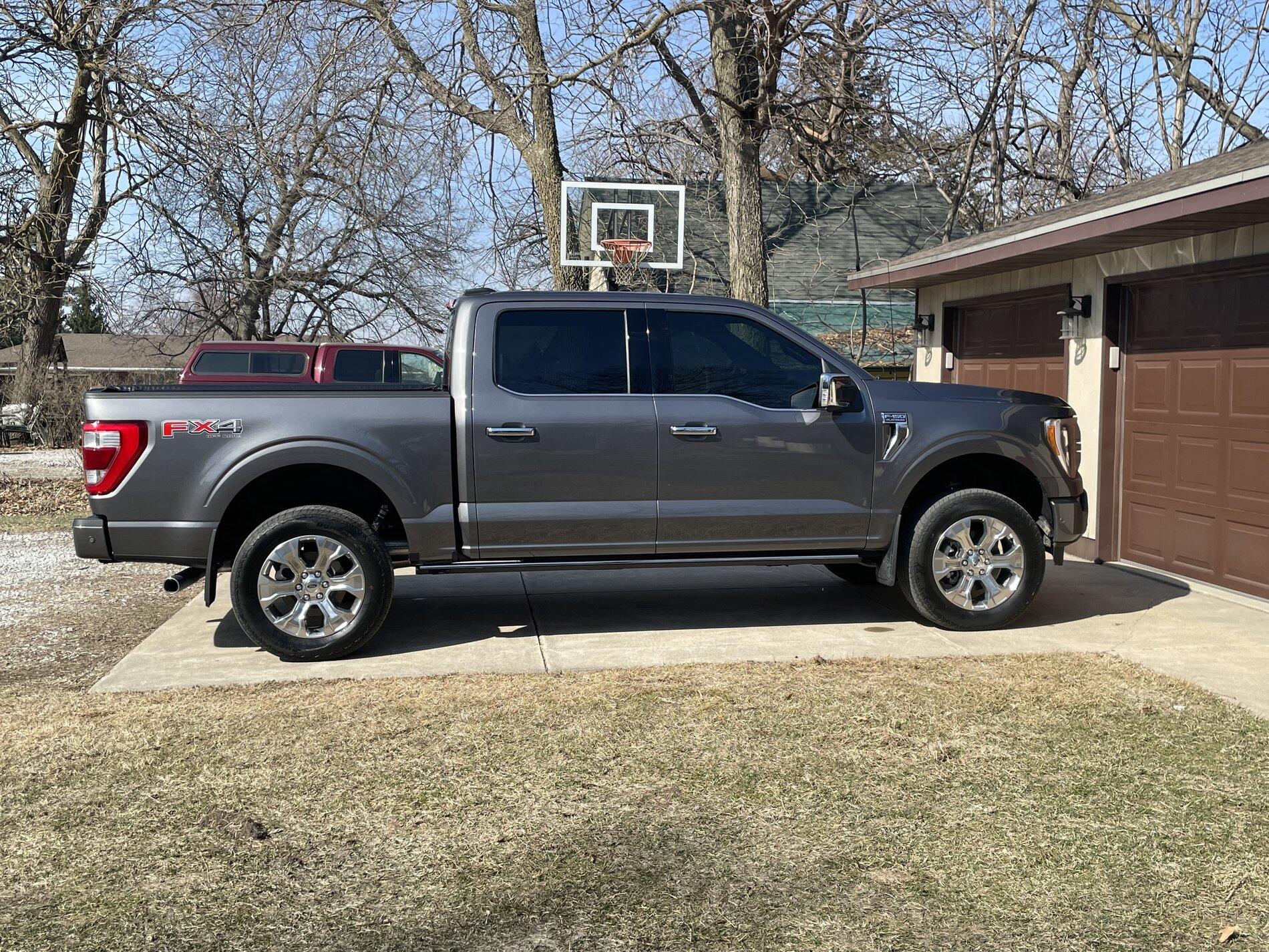 Ford F-150 CARBONIZED GRAY F-150 (2021+) Club 125