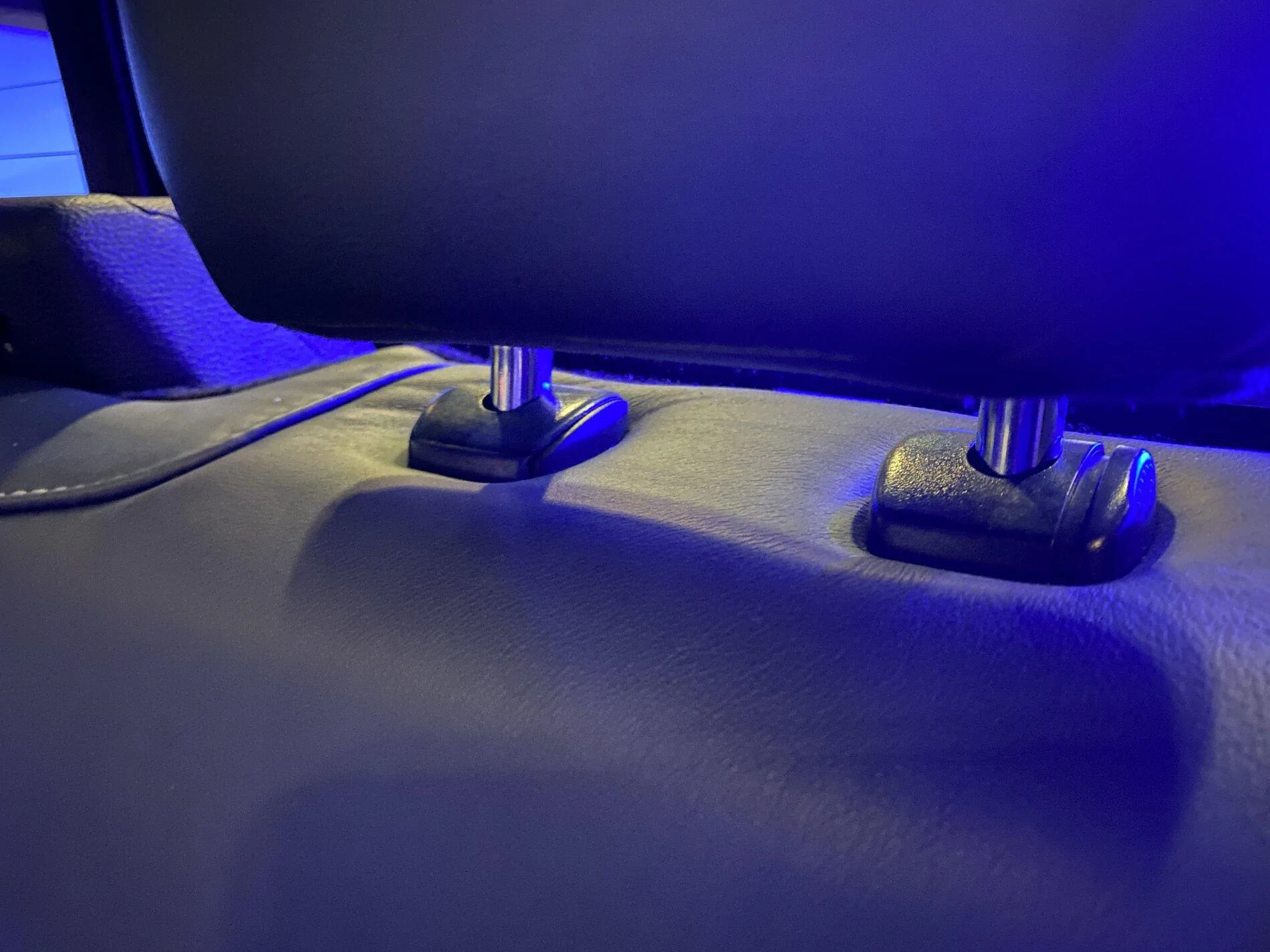 Ford F-150 Folding rear headrests - gone?? 1490C9C3-1276-47BF-BB17-7807AD97F92E