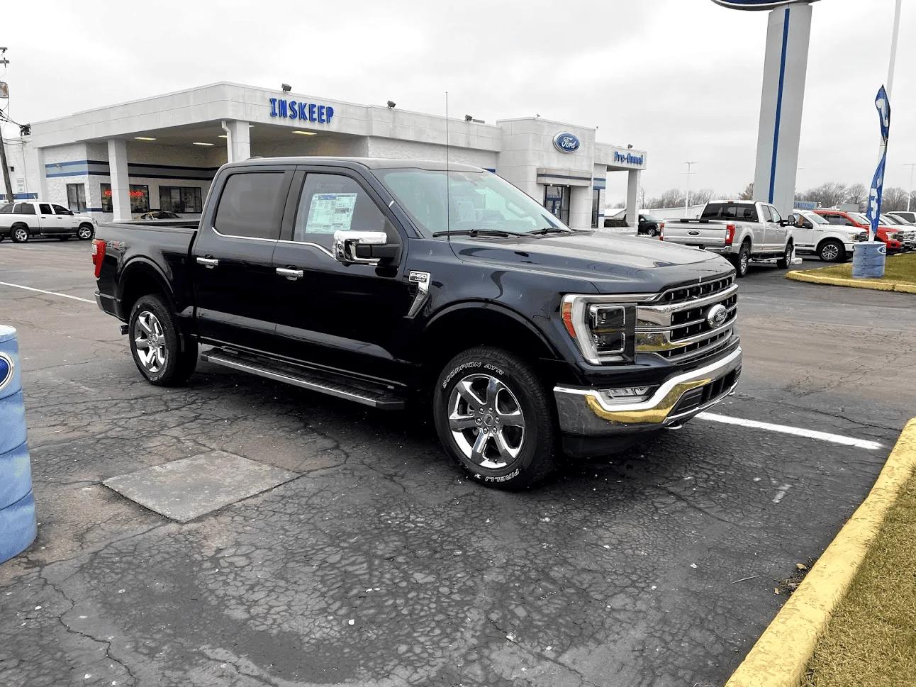 Ford F-150 Just stopped at a dealership to check out a LARIAT... 1609196411428