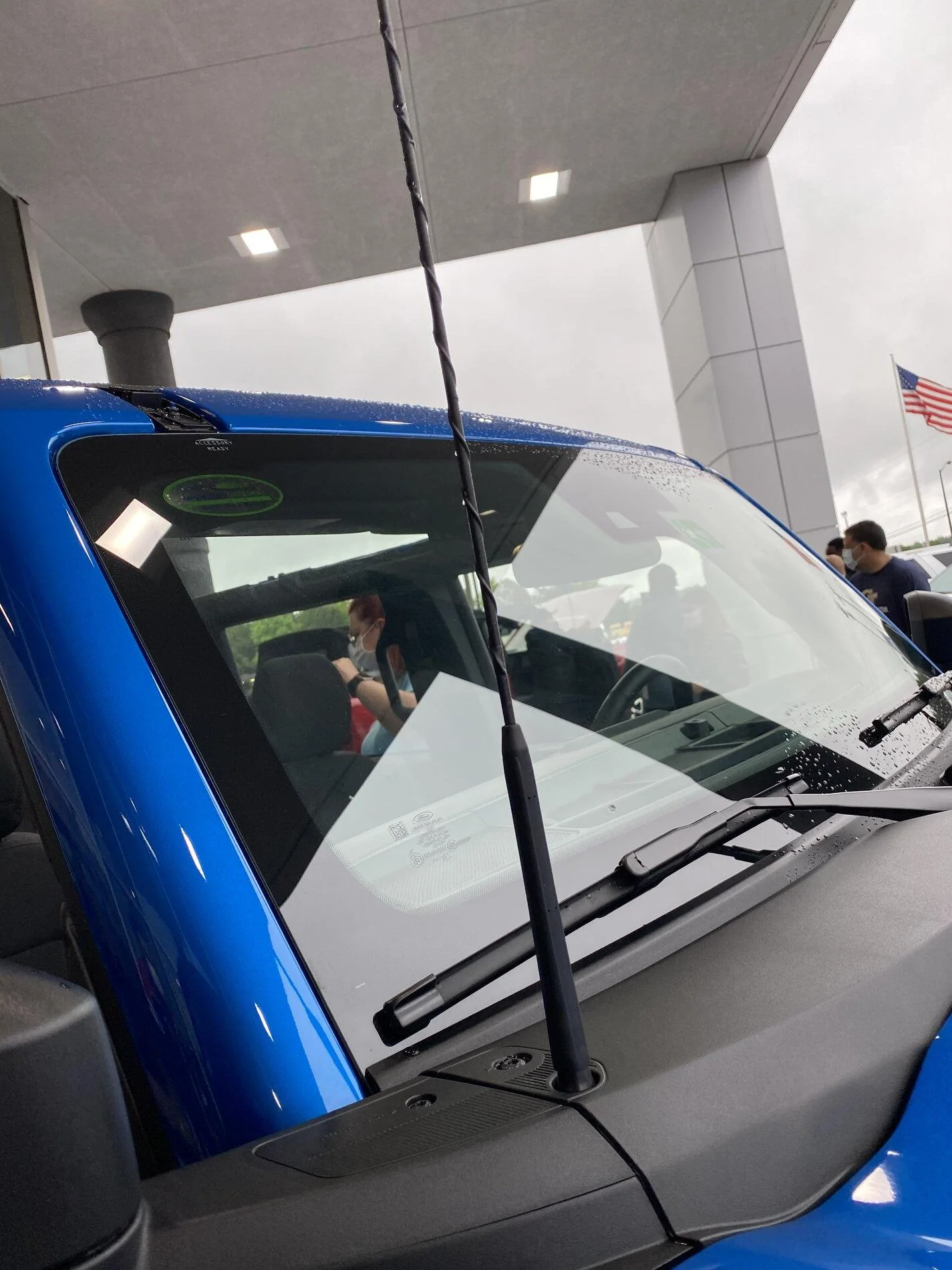 Ford F-150 AM/FM antenna superceded on new builds 1621904202390