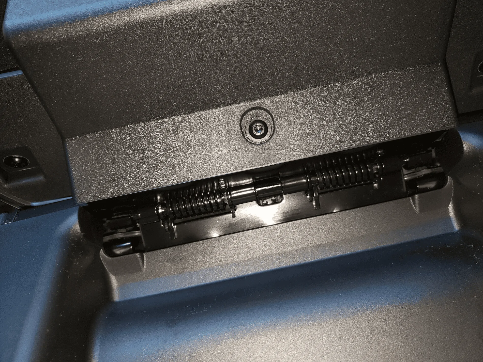 Ford F-150 Armrest Not Staying Up In Open Position 1627849396538