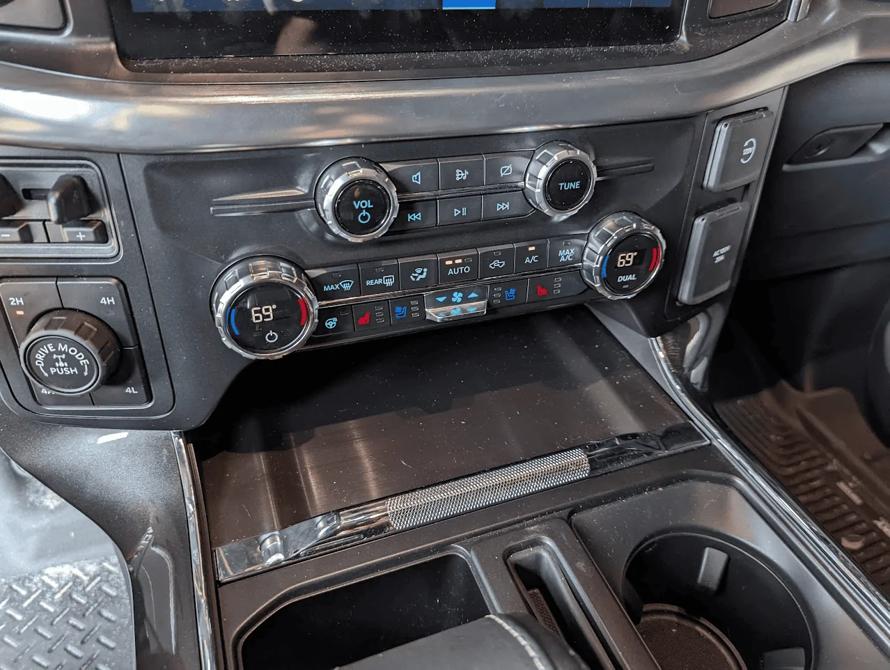 Ford F-150 2022 MISSING FEATURES: Ambient Lighting & Differences In DEATC between 2021 and 2022 F-150s? 1652827532730