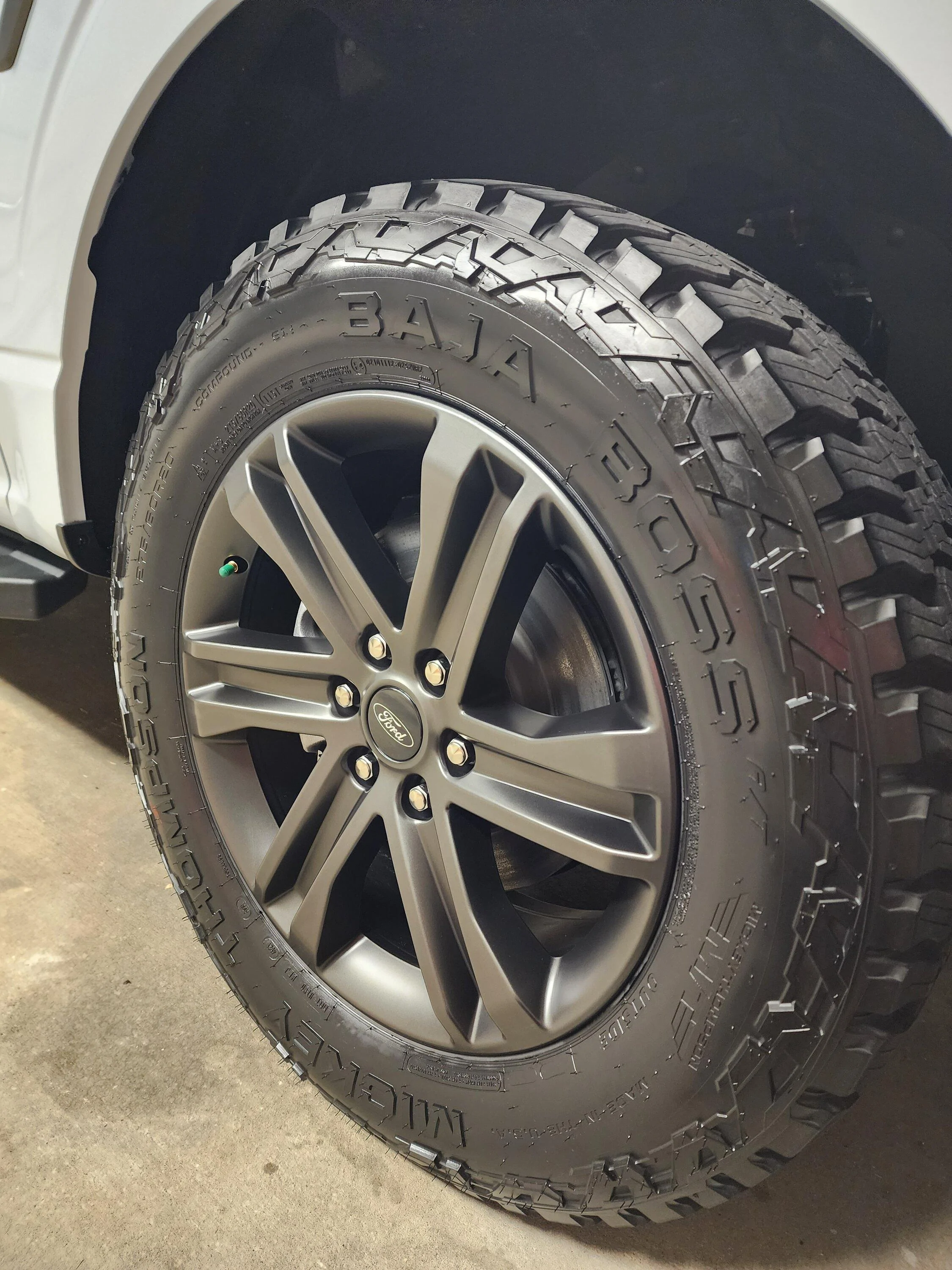 Ford F-150 Factory Wheels with Aftermarket Tire Thread 16660323674158169181172128632057