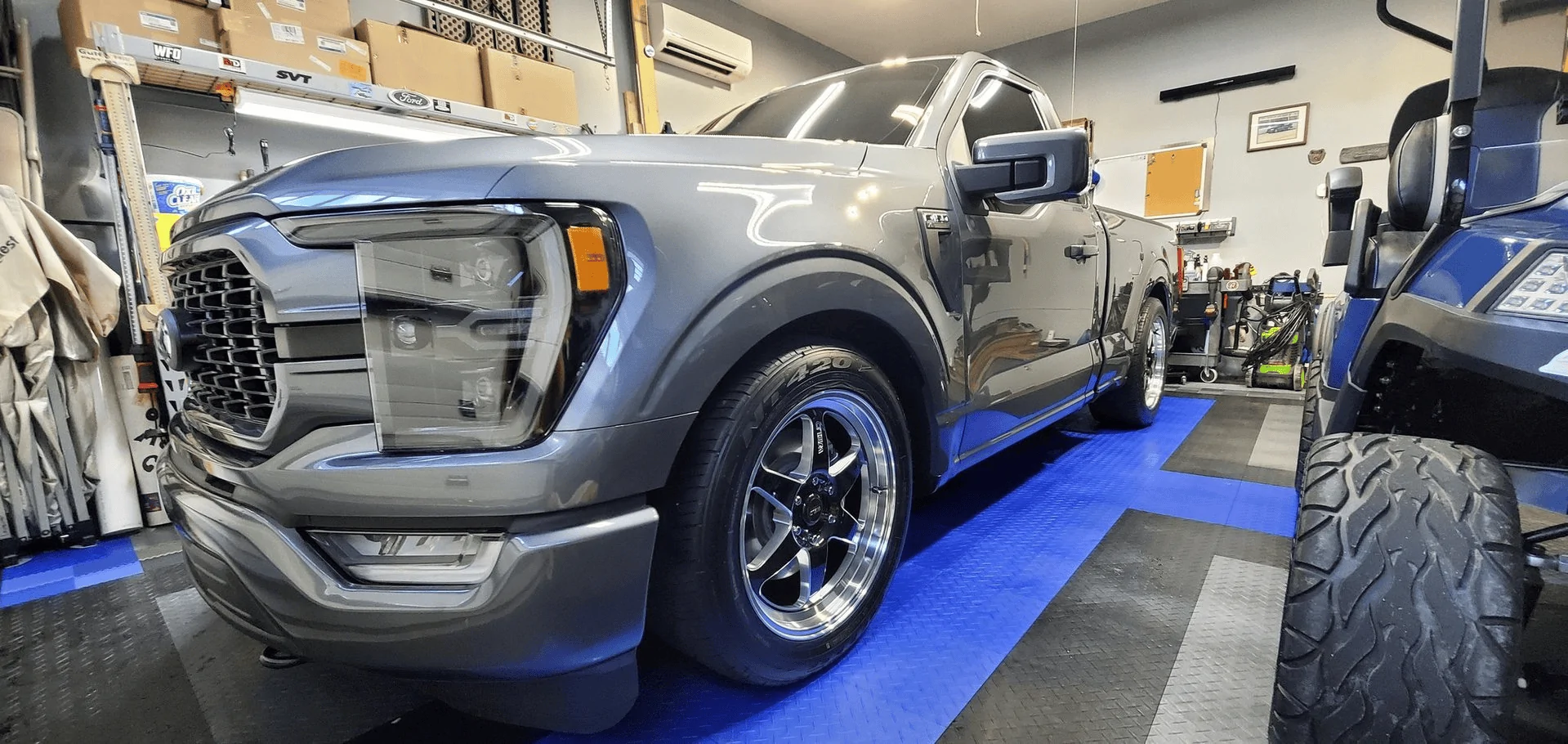 Ford F-150 CARBONIZED GRAY F-150 (2021+) Club 1690312297094