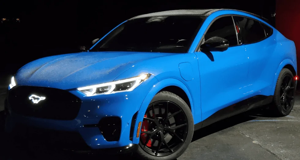 Ford F-150 Backlit Ford emblems 1698809841655