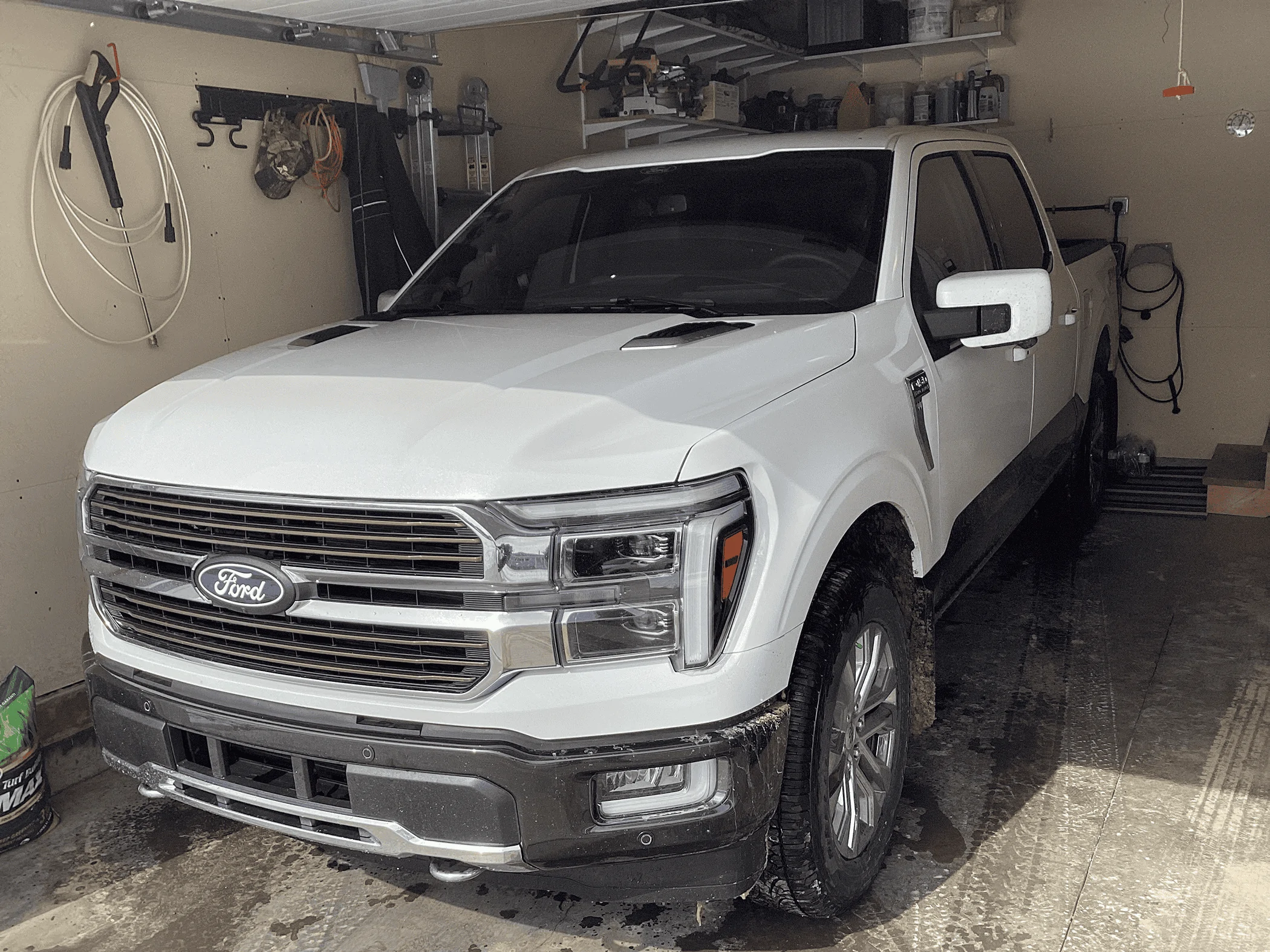 Ford F-150 2024 King Ranch Two Tone Colors 1712003966279-2