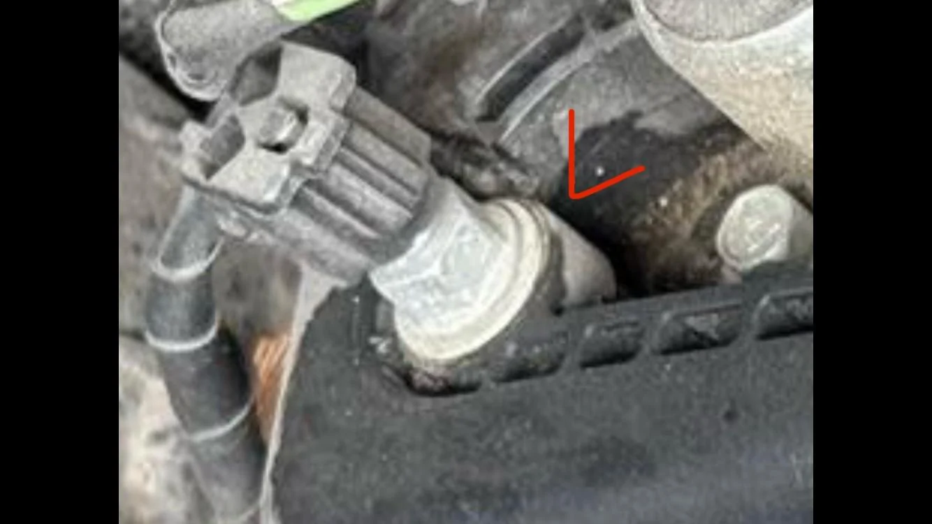Ford F-150 2022 : What could this topside leak be? 1722246081190_3