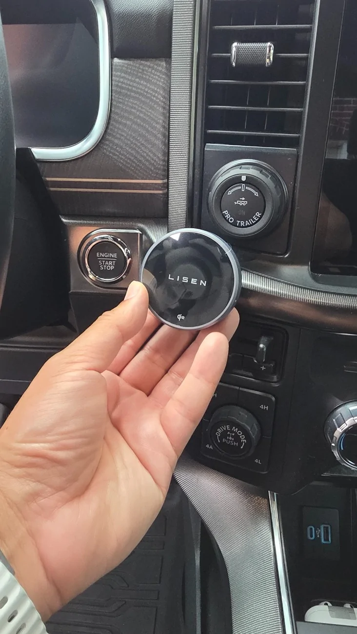 Ford F-150 A clean mobile phone mount installation with minimum wires showing F150 2023 Platinum 1756599638988-80