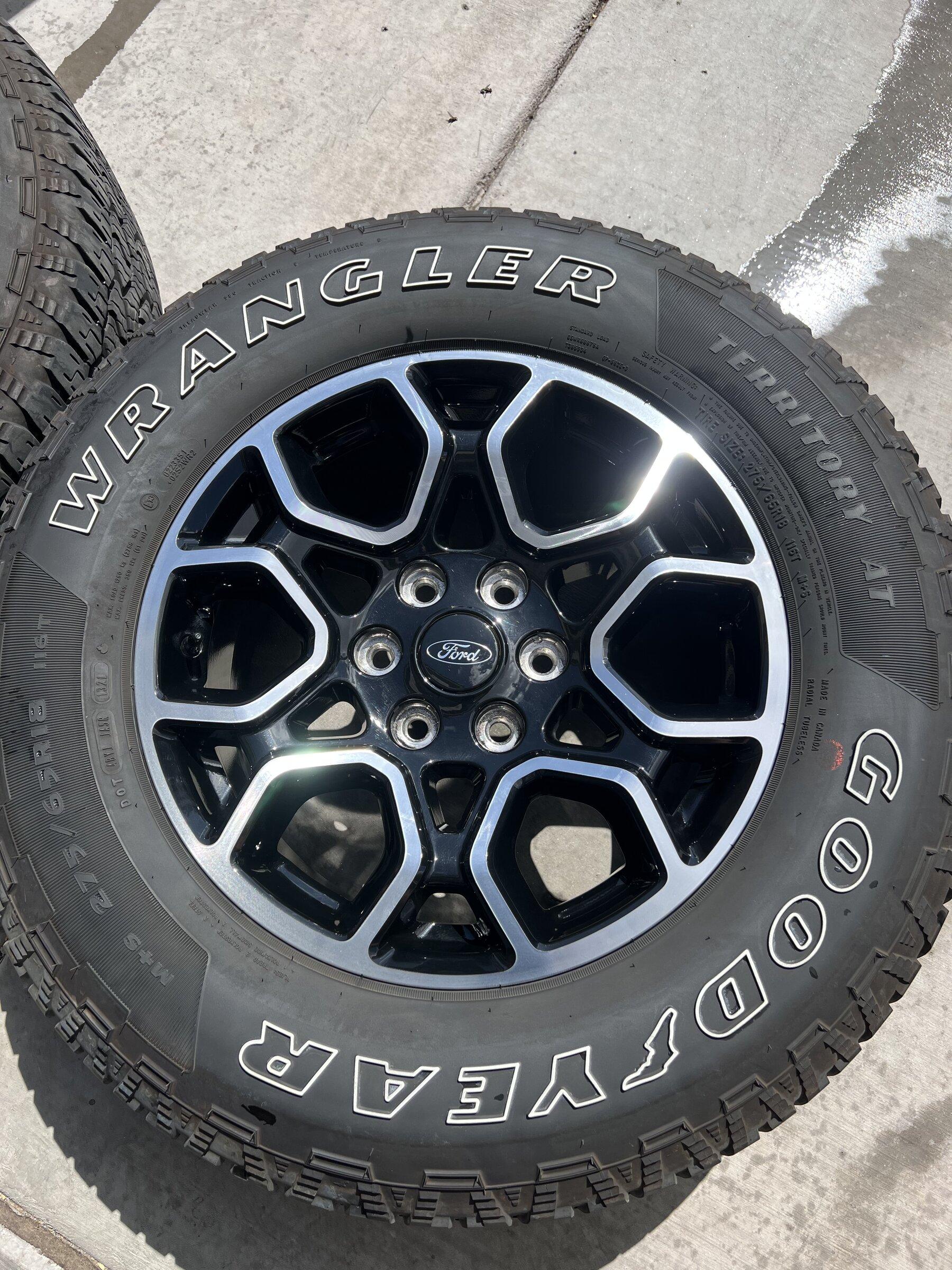 Ford F-150 275/65/18 Sport Black Wheels 182AD960-8350-4562-B975-4715F1A0BC2A