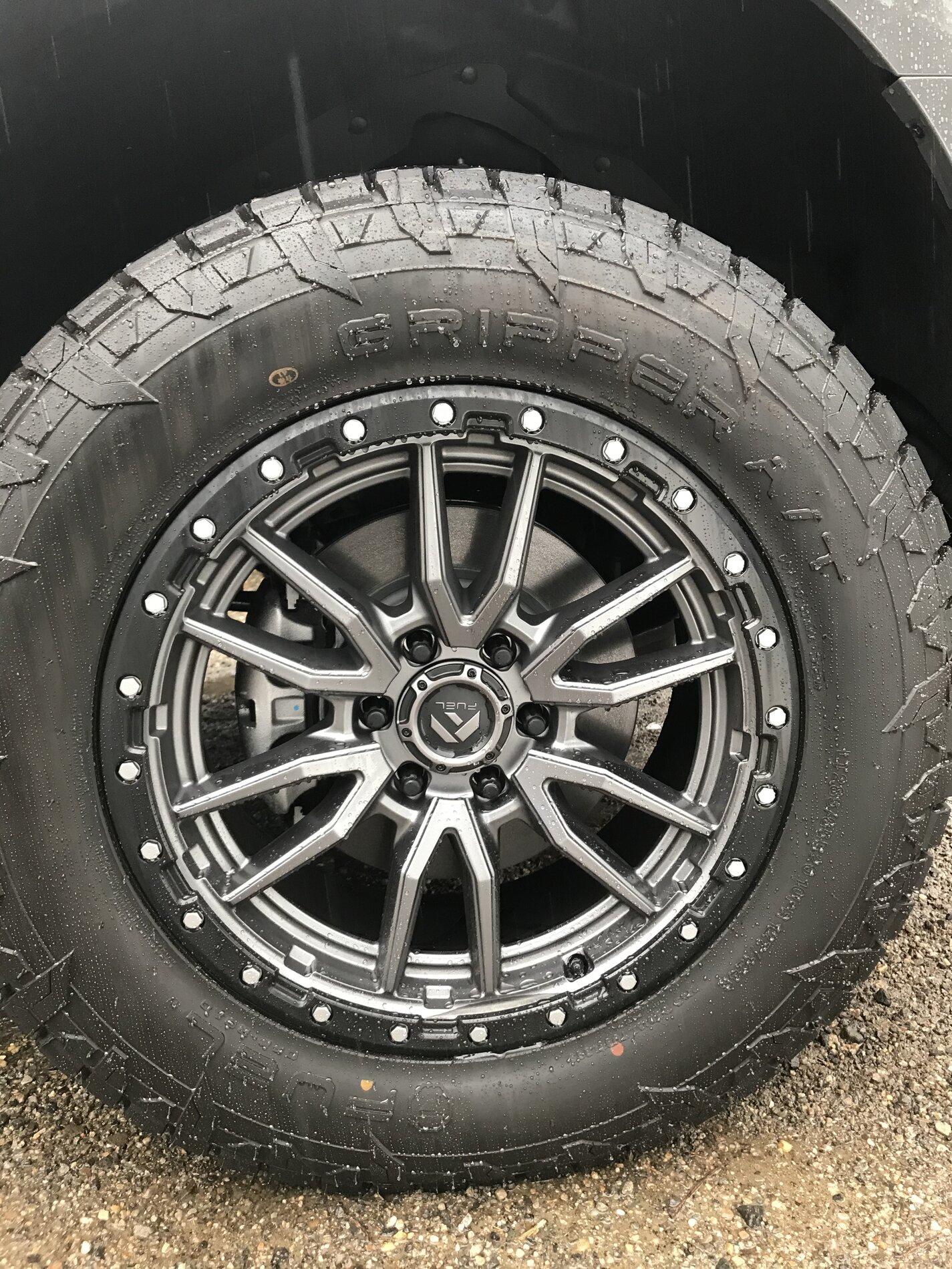 Ford F-150 2021 F150 XLT Race Red 305/55/20 tires with 2" leveling kit 19AE3D34-B9B3-4728-9445-BB953ED18FAB