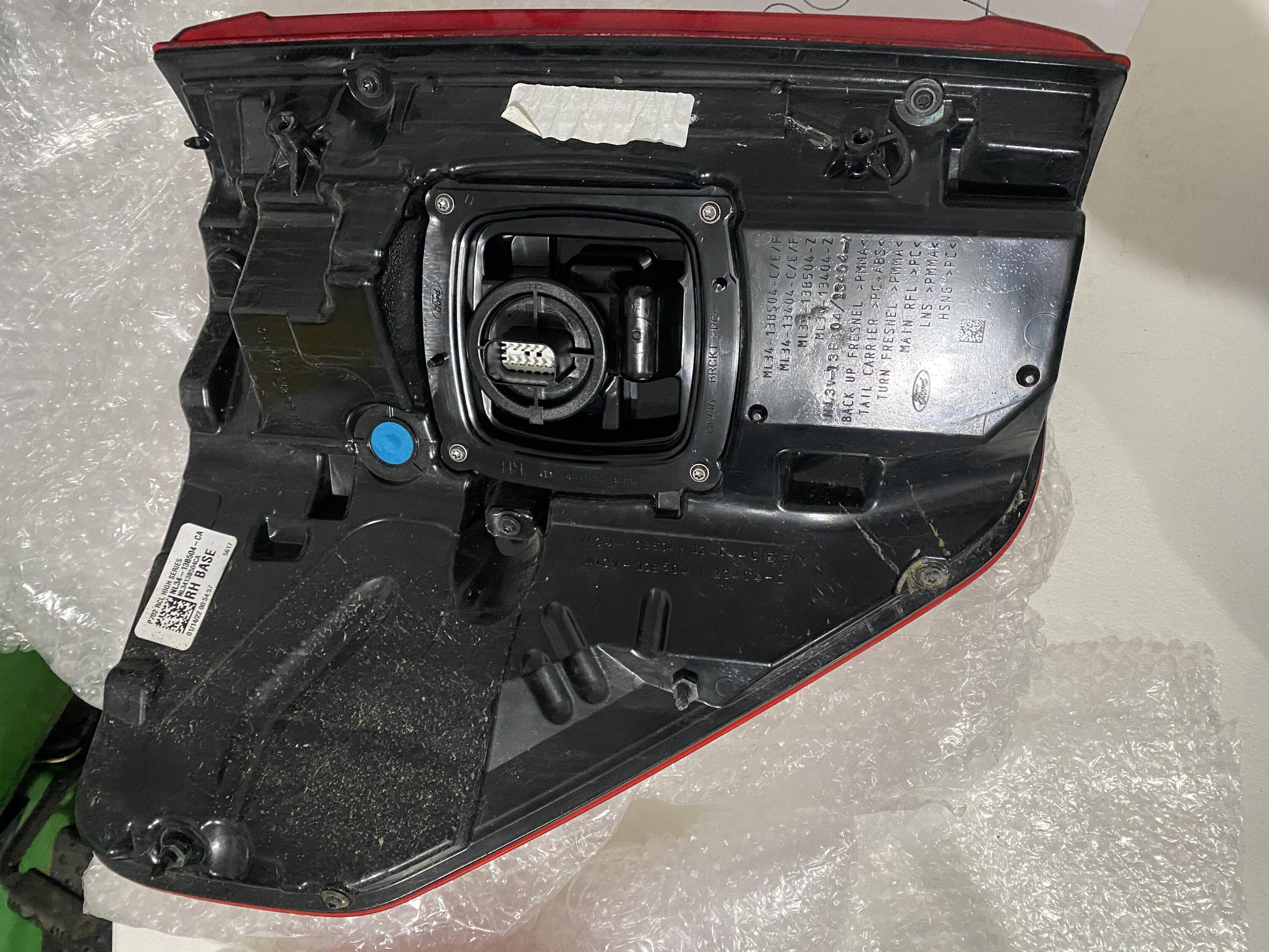 Ford F-150 OEM full LED chrome tail lights 1F6F9C9E-2ECE-439A-AC5B-BFD9F8DE4F83