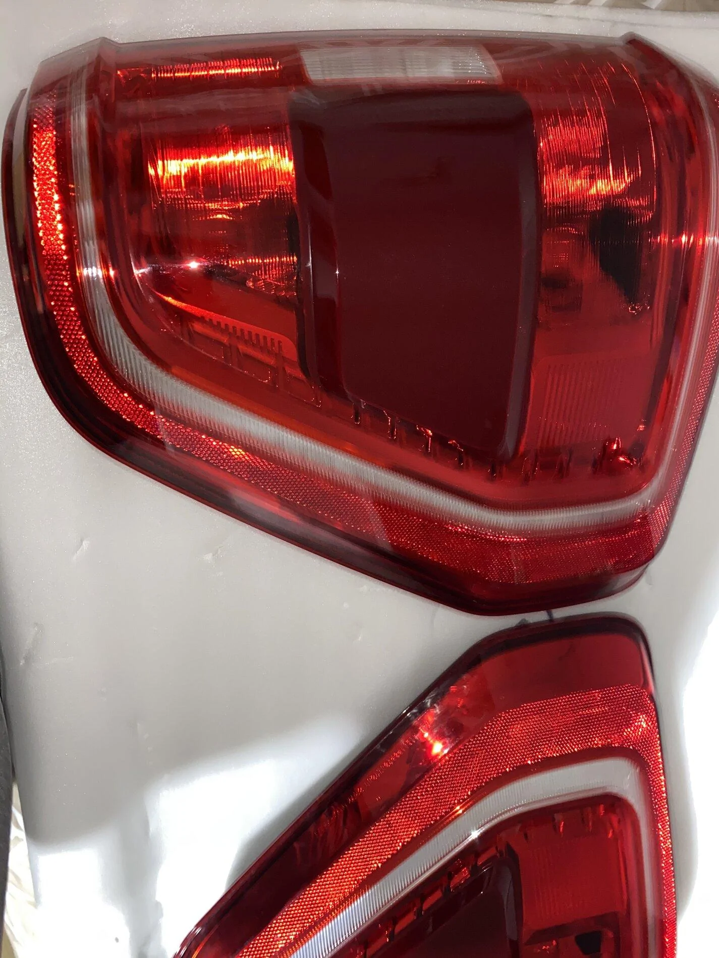 Ford F-150 2021 Ford f 150 halogen taillights w/blis 2007174B-2DAB-4267-95A7-64ABE8D1A965