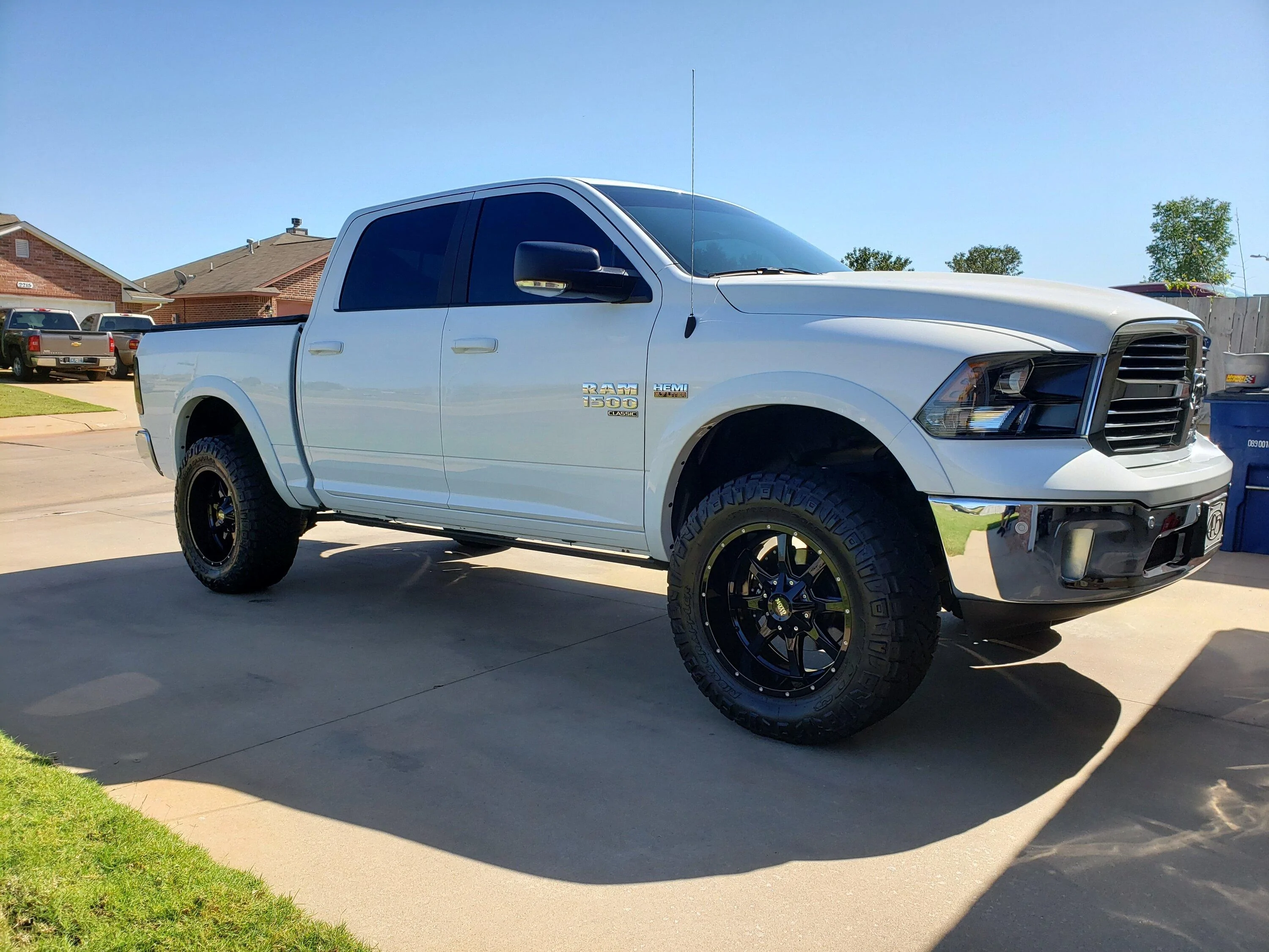 Ford F-150 2019 Ram Bighorn vs 2023 Lariat 20191013_140344
