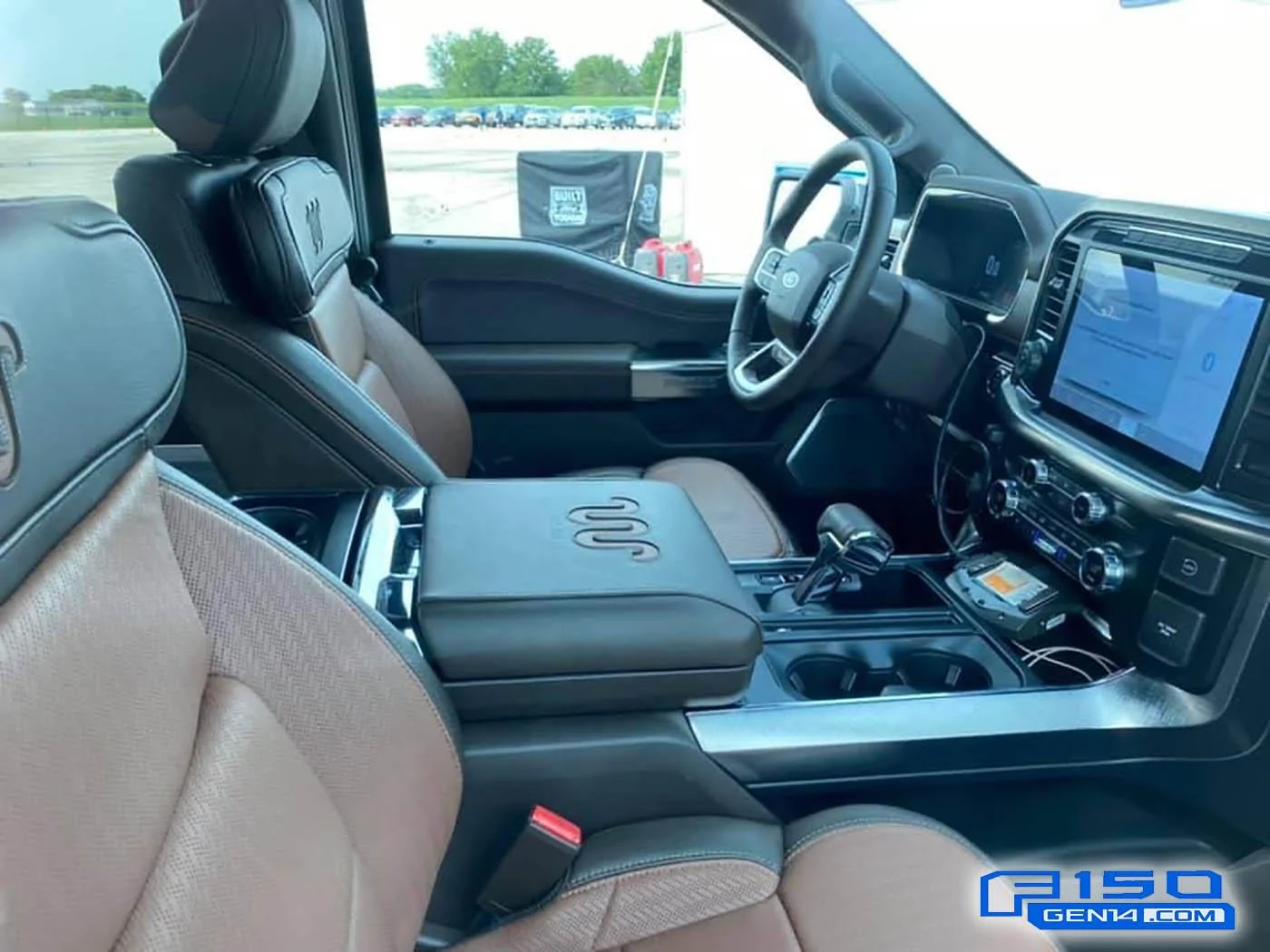 Ford F-150 STONE GRAY F-150 (2021+) Club 2021 F-150 King Ranch Interior