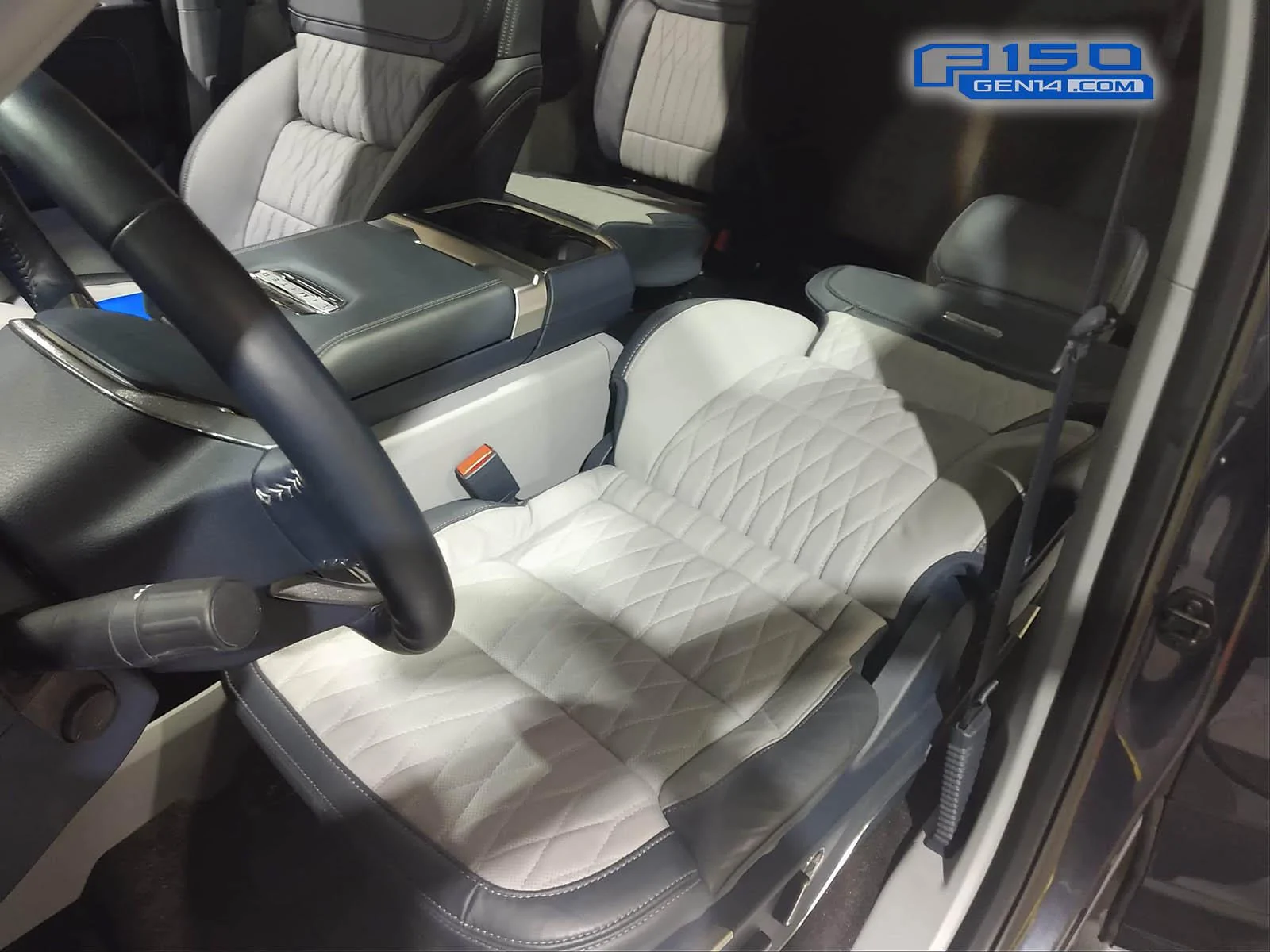 Ford F-150 LIMITED Interior Photos & Videos (2021+ F-150 -- 14th Gen)  2021 F-150 Limited Interior 4