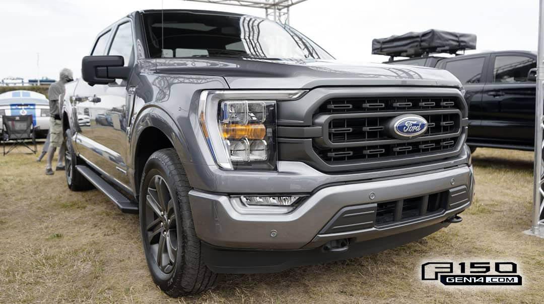 Ford F-150 CARBONIZED GRAY F-150 (2021+) Club 2021 F-150 XLT Carbonized Gray