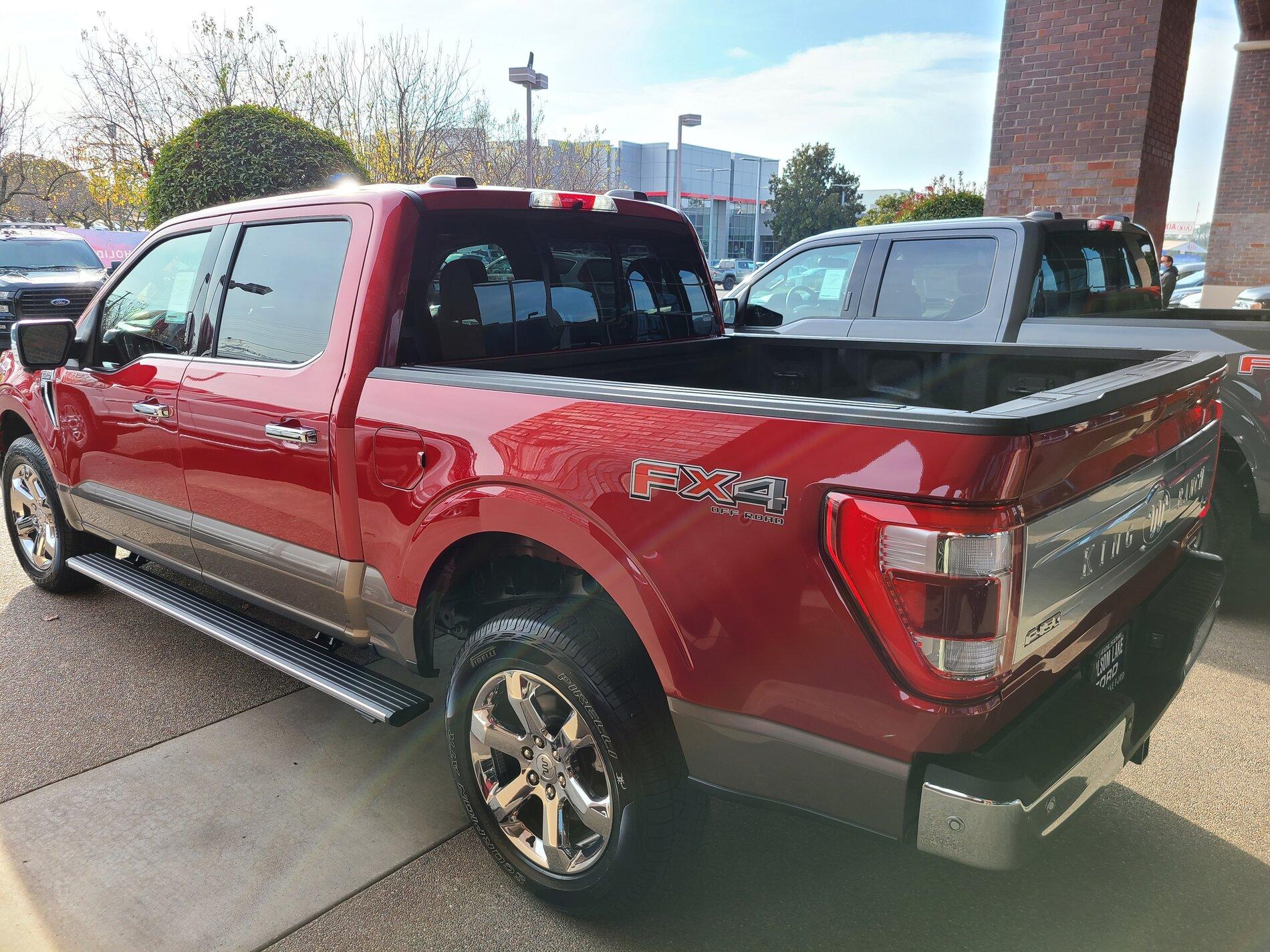 Ford F-150 RAPID RED F-150 (2021+) Club 20210101_134313