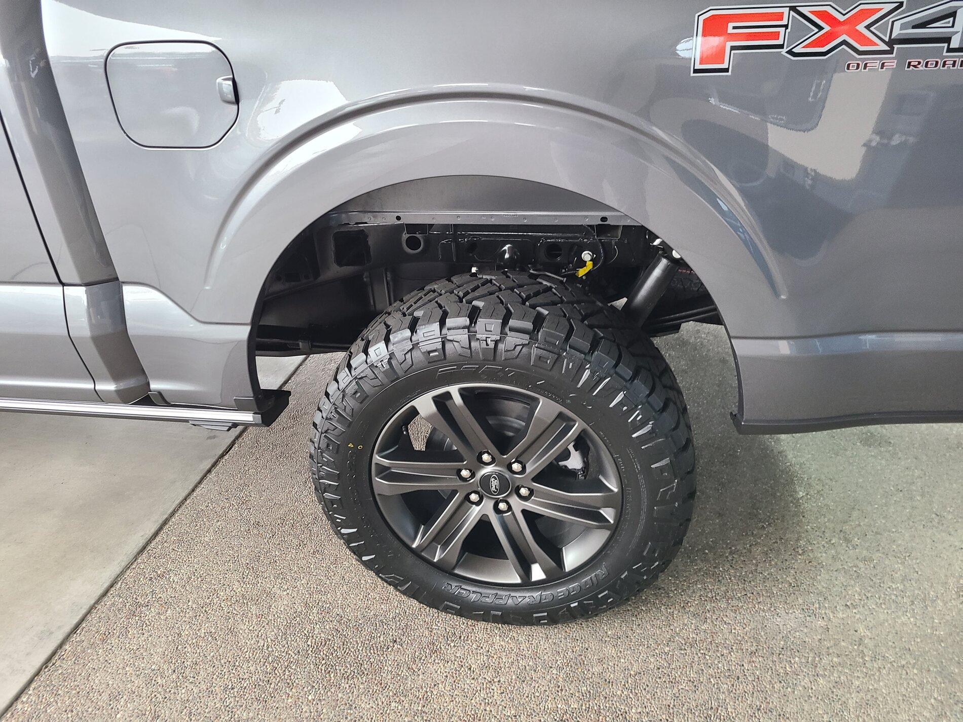 Ford F-150 ? F-150 LARIAT Lounge ? 20210202_082352