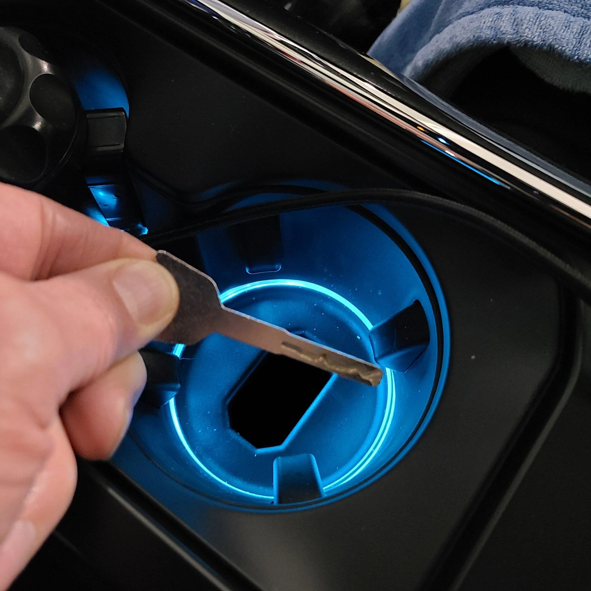 Ford F-150 Hidden key under the cupholder? 20210212_222233