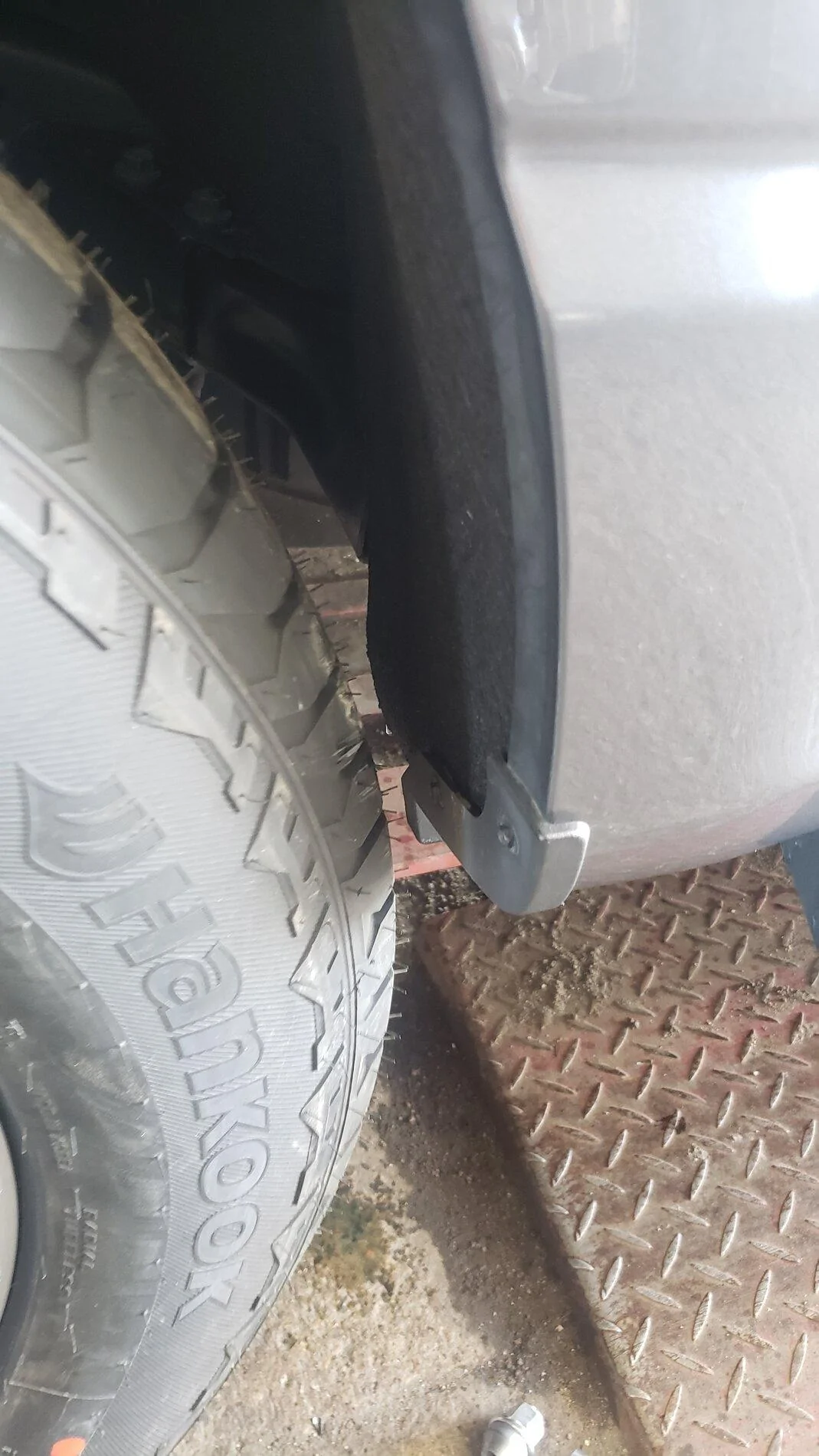 Ford F-150 Tried 295/60/20 with 2" level..no luck 20210227_144356