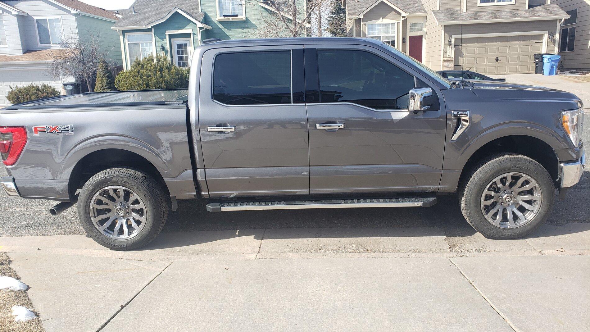 Ford F-150 CARBONIZED GRAY F-150 (2021+) Club 20210228_104442