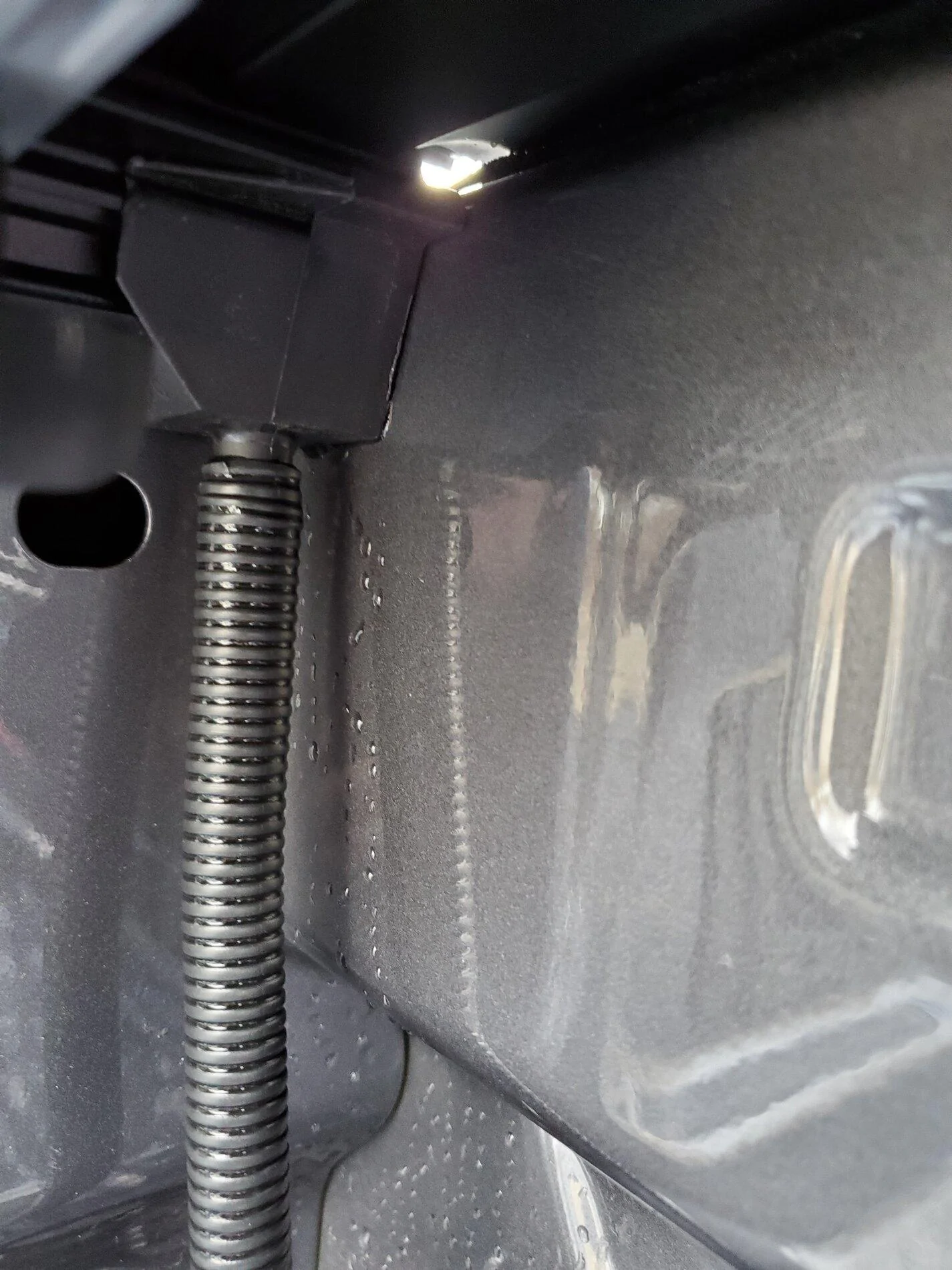 Ford F-150 Undercover Armor Flex poor fitment? 20210323_170559