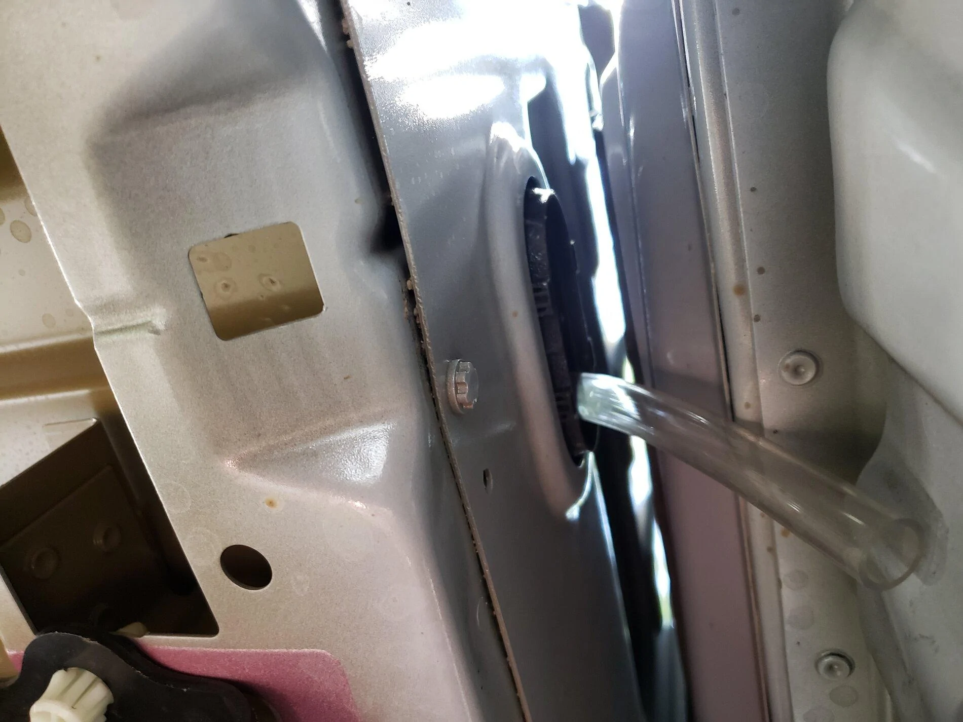 Ford F-150 Gaps between box floor and sides normal? 20210616_112249