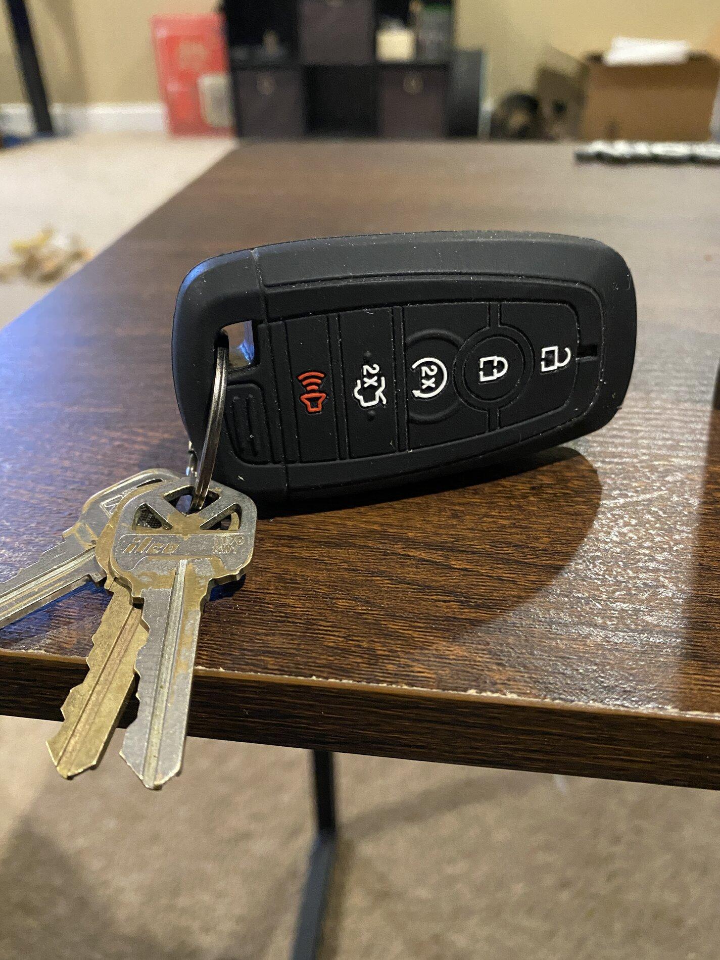 Ford F-150 Silicone Key Fob Cover 20210730_034507074_iOS