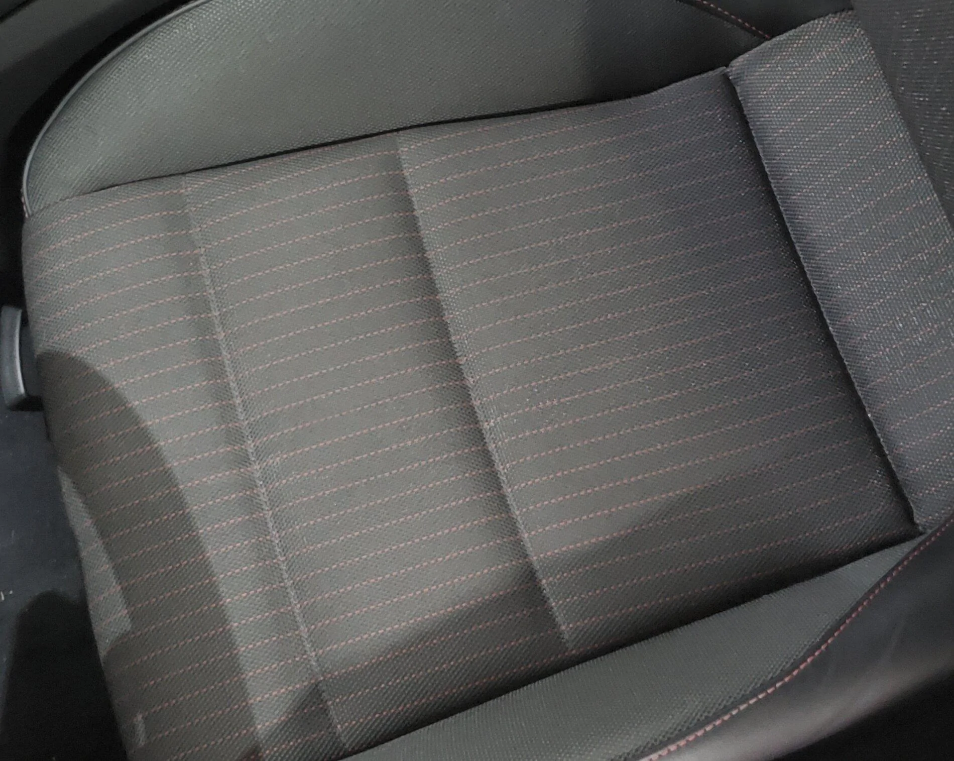 Ford F-150 Oxford White 402a Tremor Walk-arounds 20210830_203906