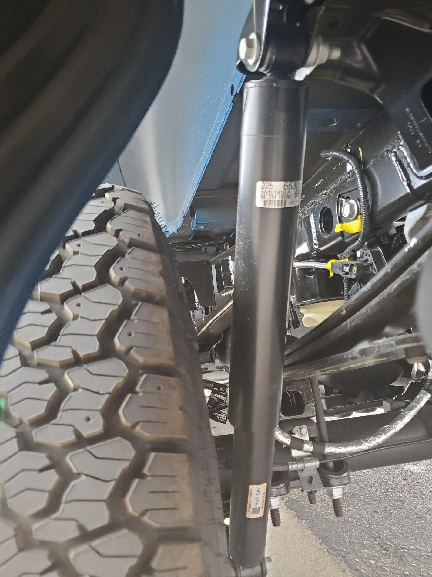 Ford F-150 Oxford White 402a Tremor Walk-arounds 20210831_144420