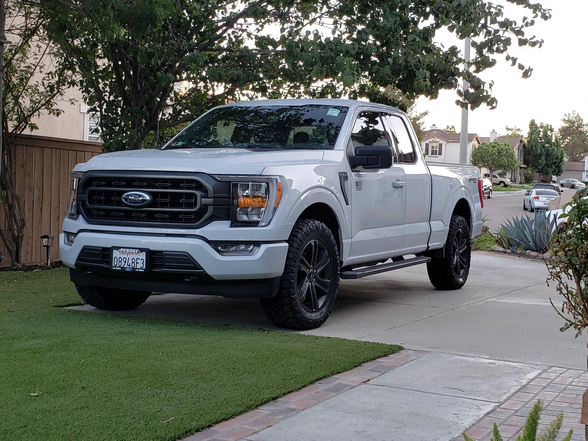 Ford F-150 SPACE WHITE F-150 (2021+) Club 20210922_181223