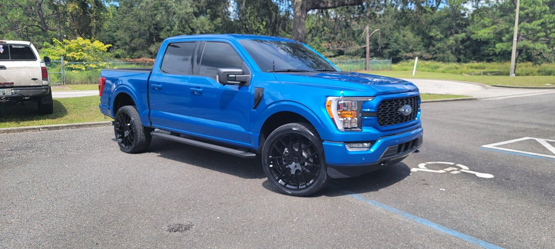 Ford F-150 Seeking tremor hood velocity blue 20210925_142201