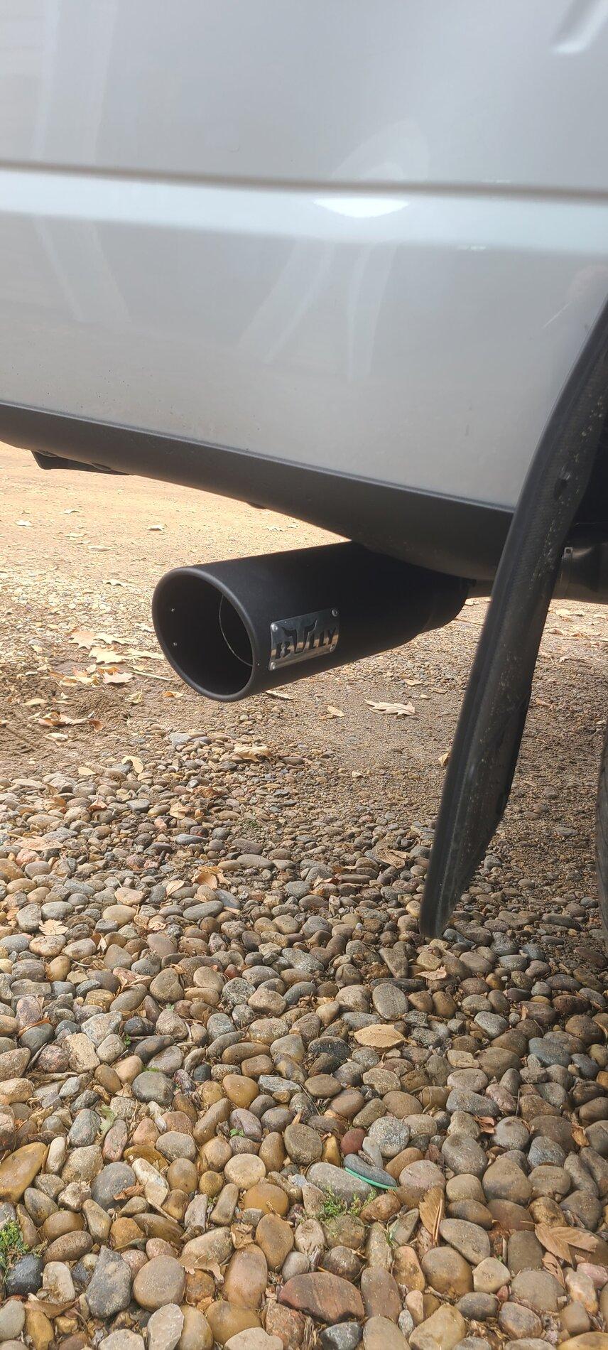 Ford F-150 Swapping chrome exhaust tip 20211104_140105