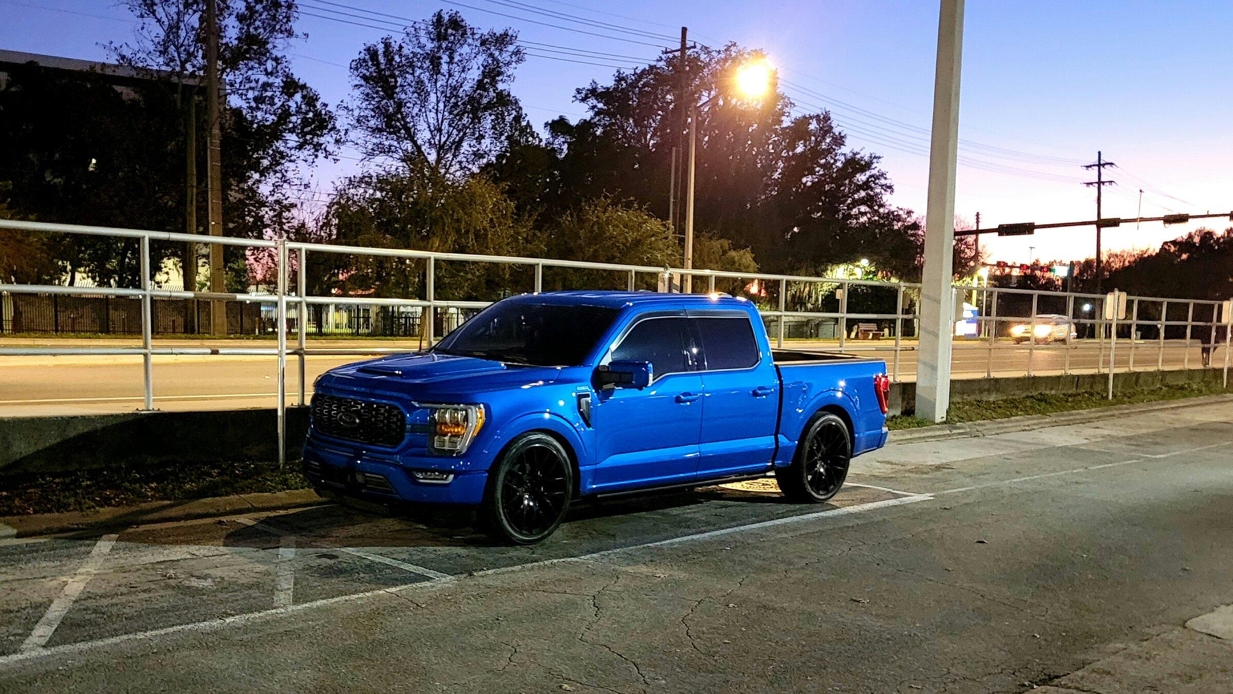 Ford F-150 Seeking tremor hood velocity blue 20211224_231005