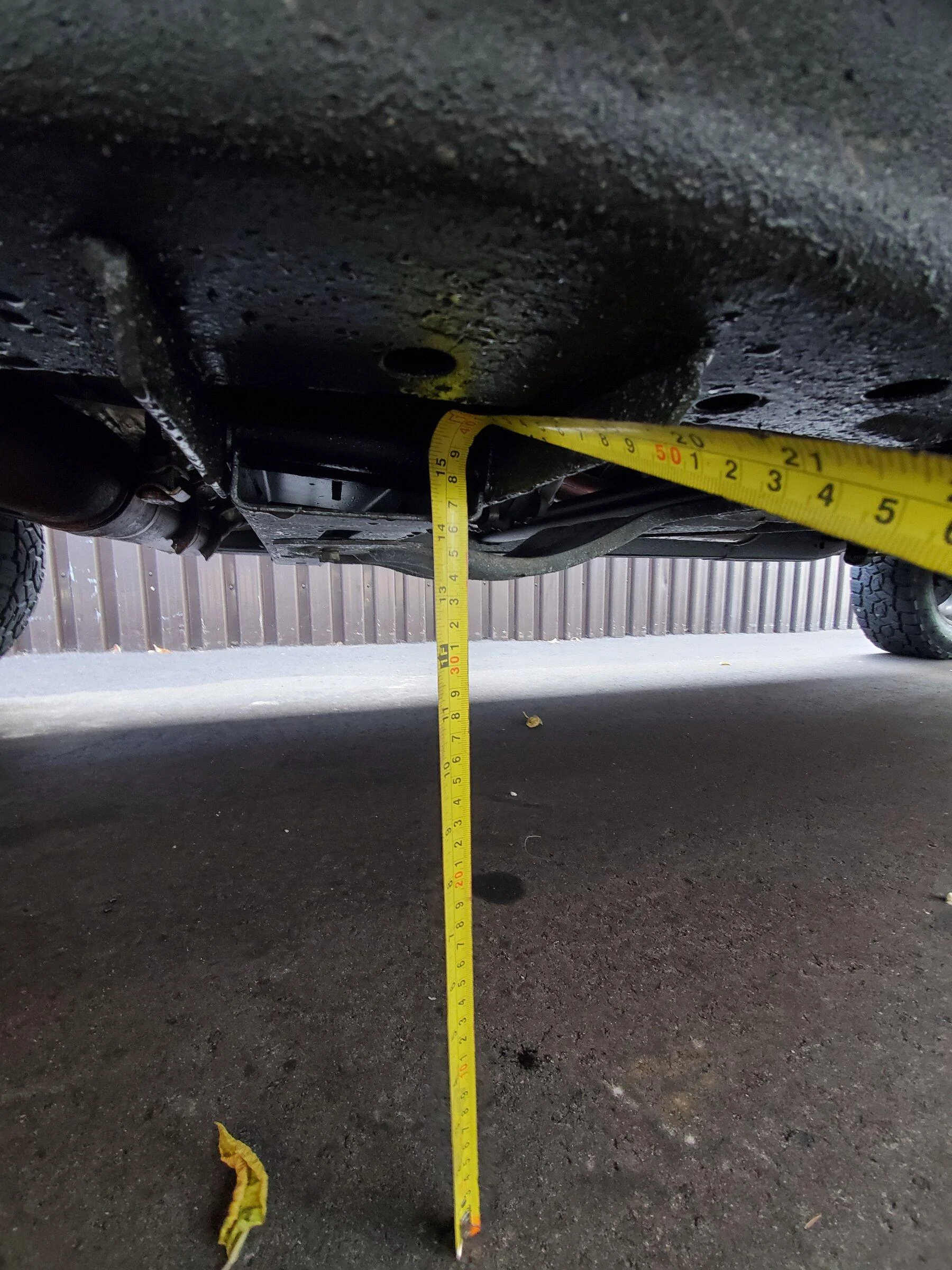 Ford F-150 2021 FX4 Leveled ground clearance measurements 20211231_124733
