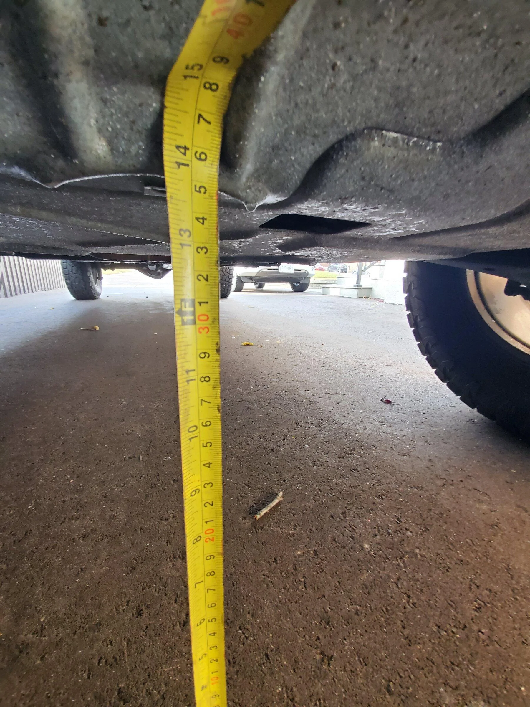 Ford F-150 2021 FX4 Leveled ground clearance measurements 20211231_125408