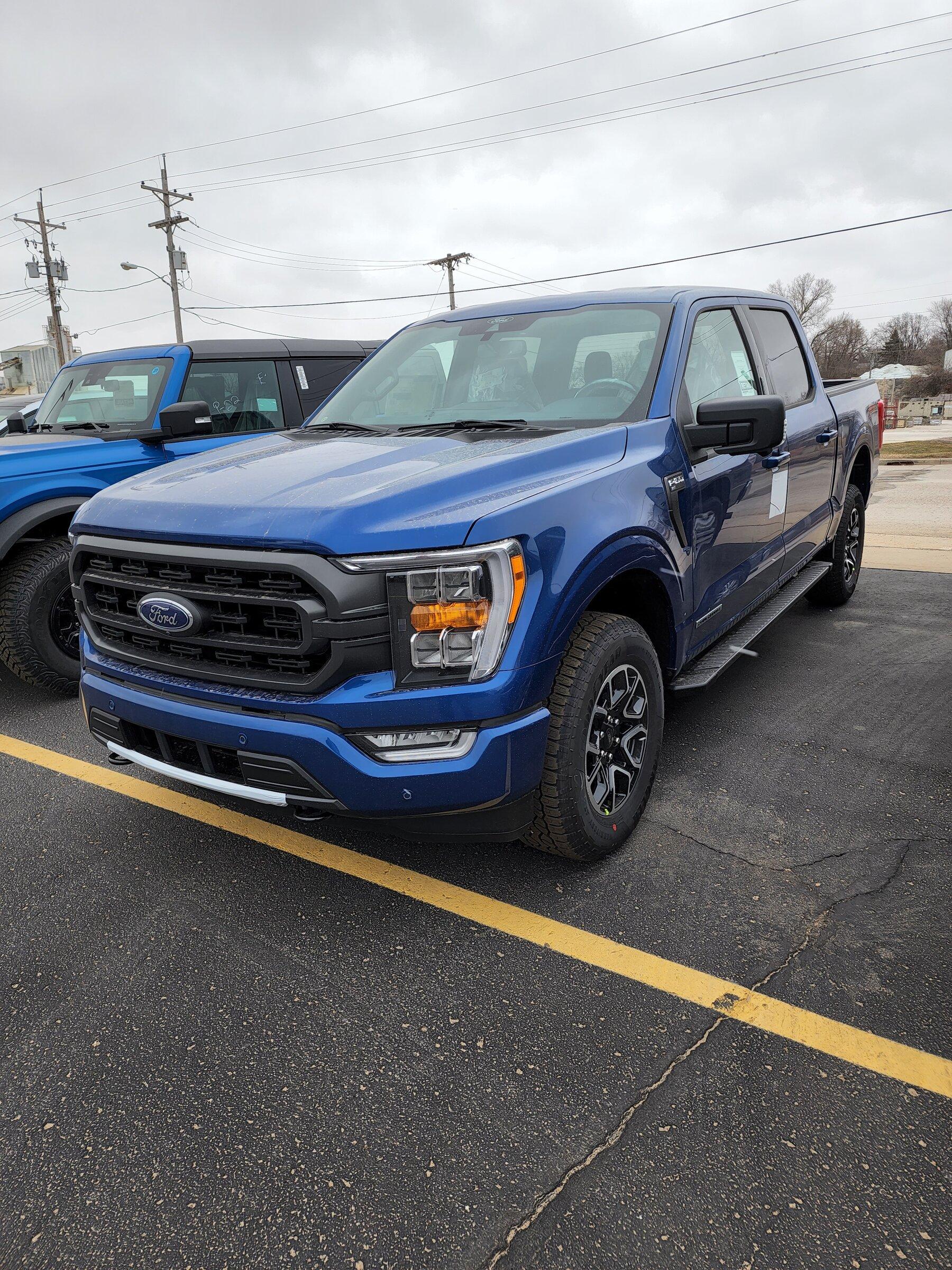 Ford F-150 3/28 Build Week Group 20220414_095013
