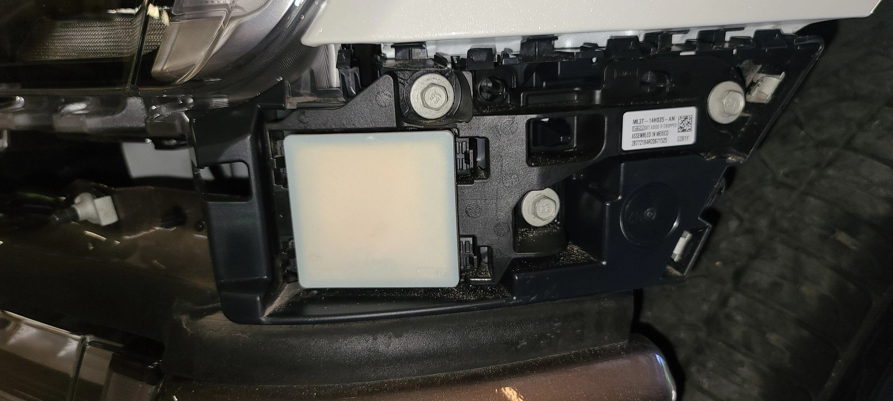 Ford F-150 Front parking sensors. 20220512_124200